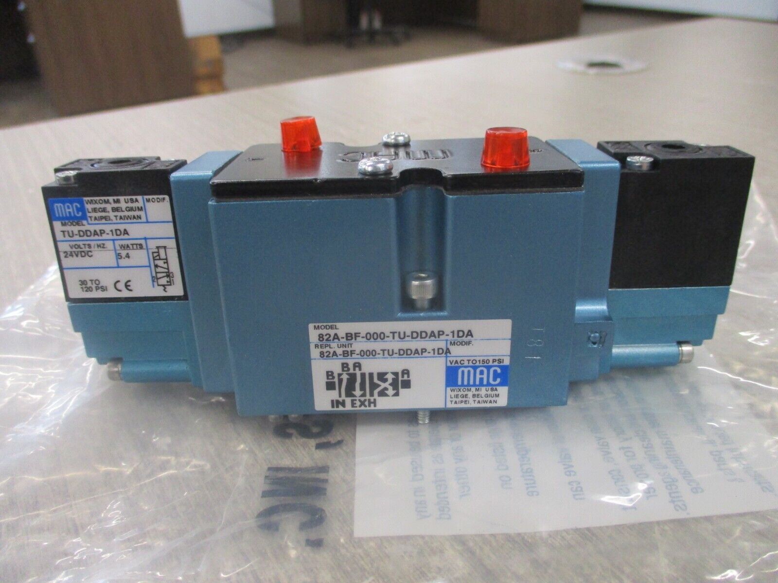 MAC Solenoid Valve 82A-BF-000-TU-DDAP-1DA New Surplus
