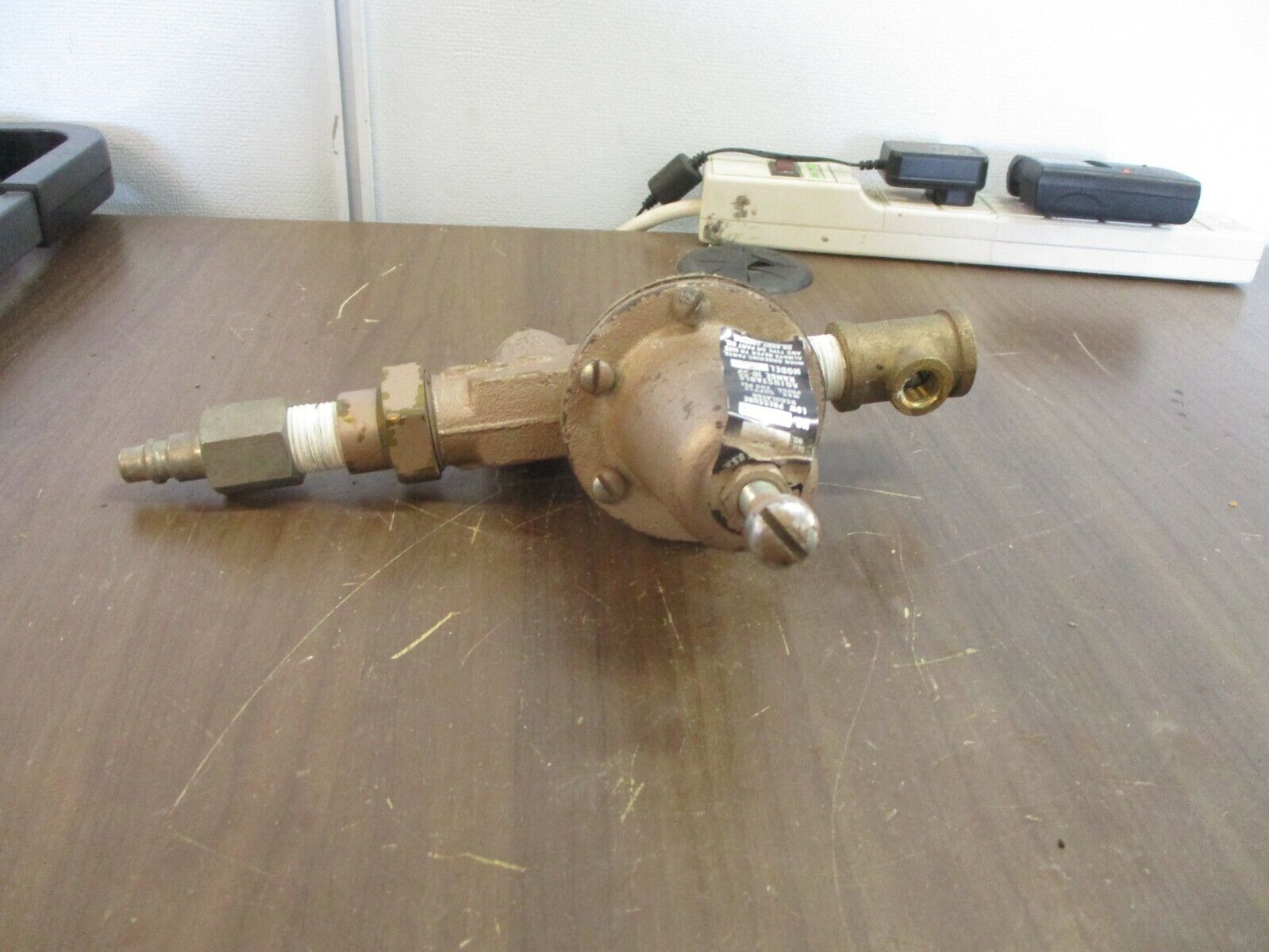 Watts Low Pressure Regulator 5M3 200PSI Max Range: 10-35 Used
