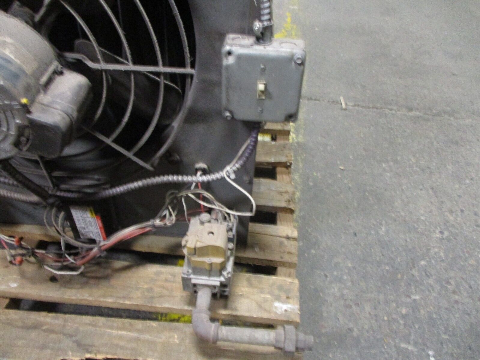 Sterling Natural Gas Heater GVF-2005 200,000BTU Input 160,000BTU Output 115V 1Ph