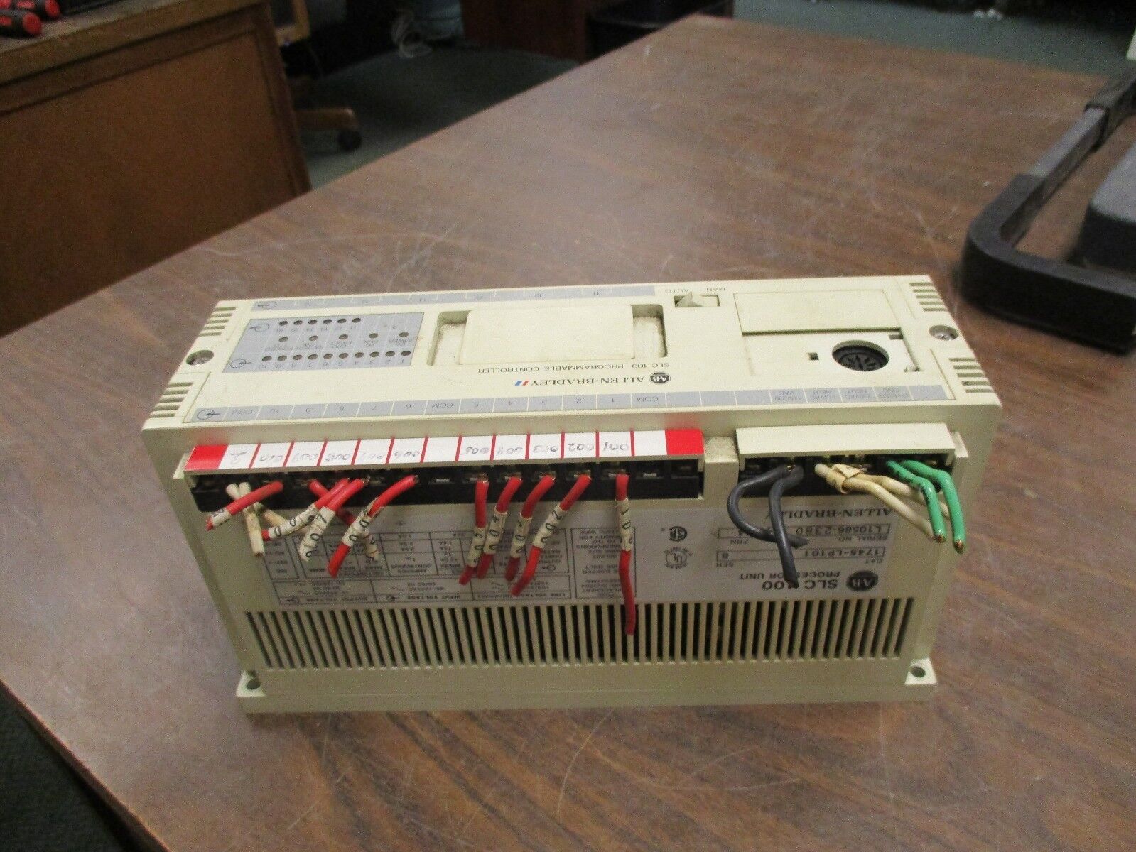 Allen-Bradley SLC 100 Processor Unit 1745-LP101 Ser B FRN 4 *Missing Cover* Used