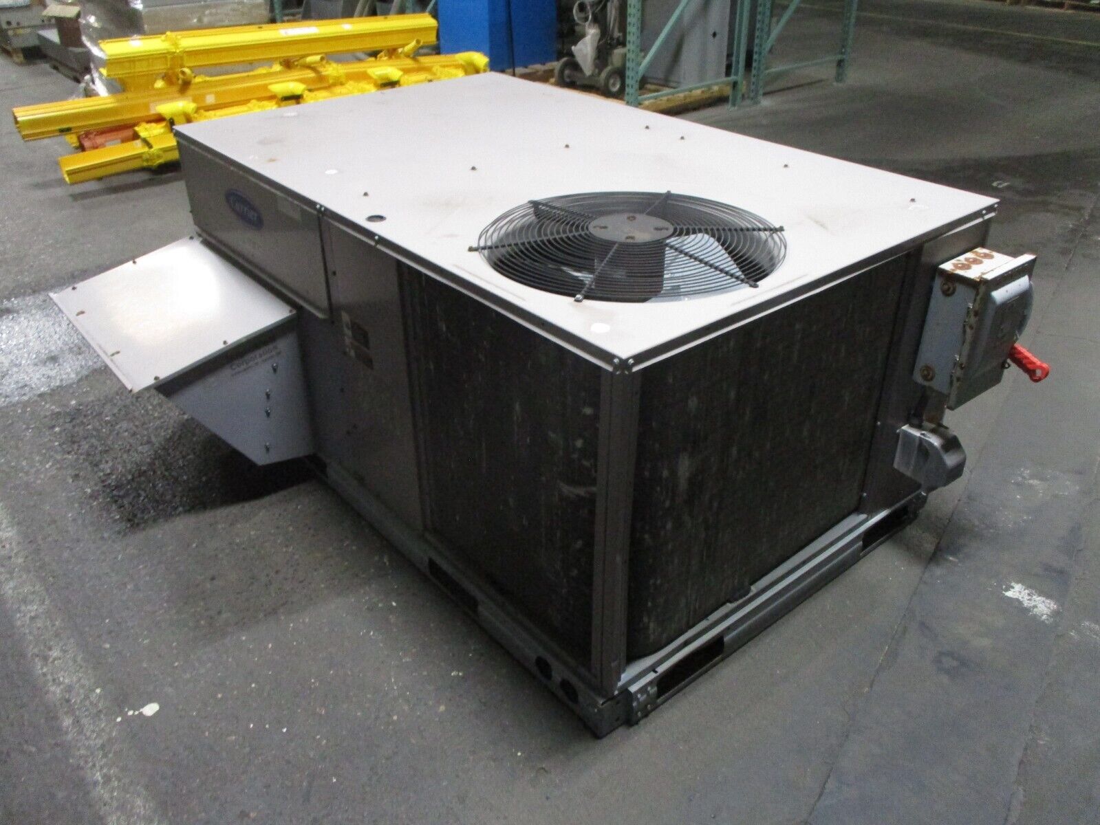 Carrier 48TFRooftop Unit 48TFE007---611-- 6 Ton 460V 3Ph Medium Heat Option Used