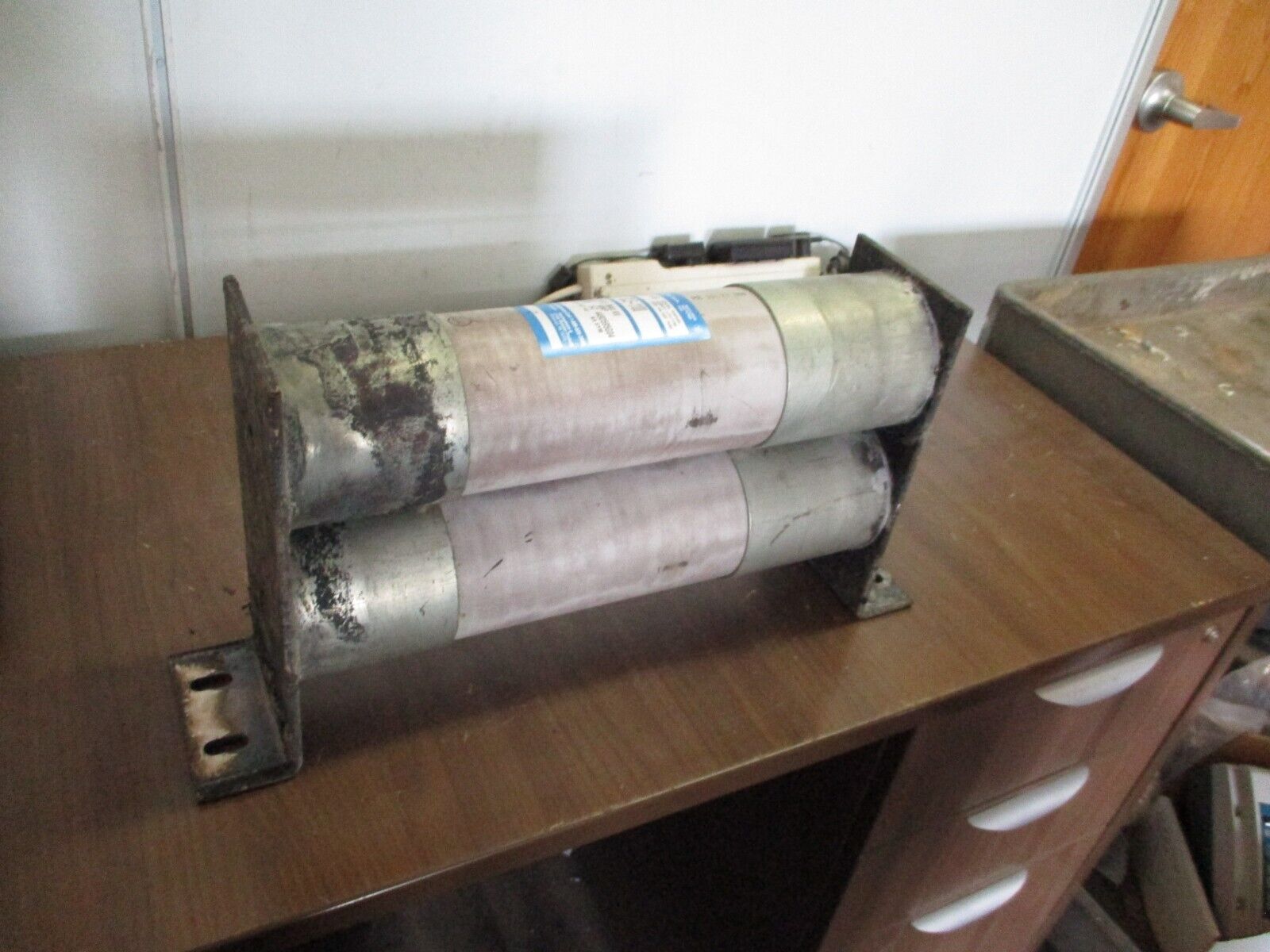 Cutler-Hammer CLE-600 Fuse 5CLE-1100 600E 2.75/5.5kV 50/60Hz Used