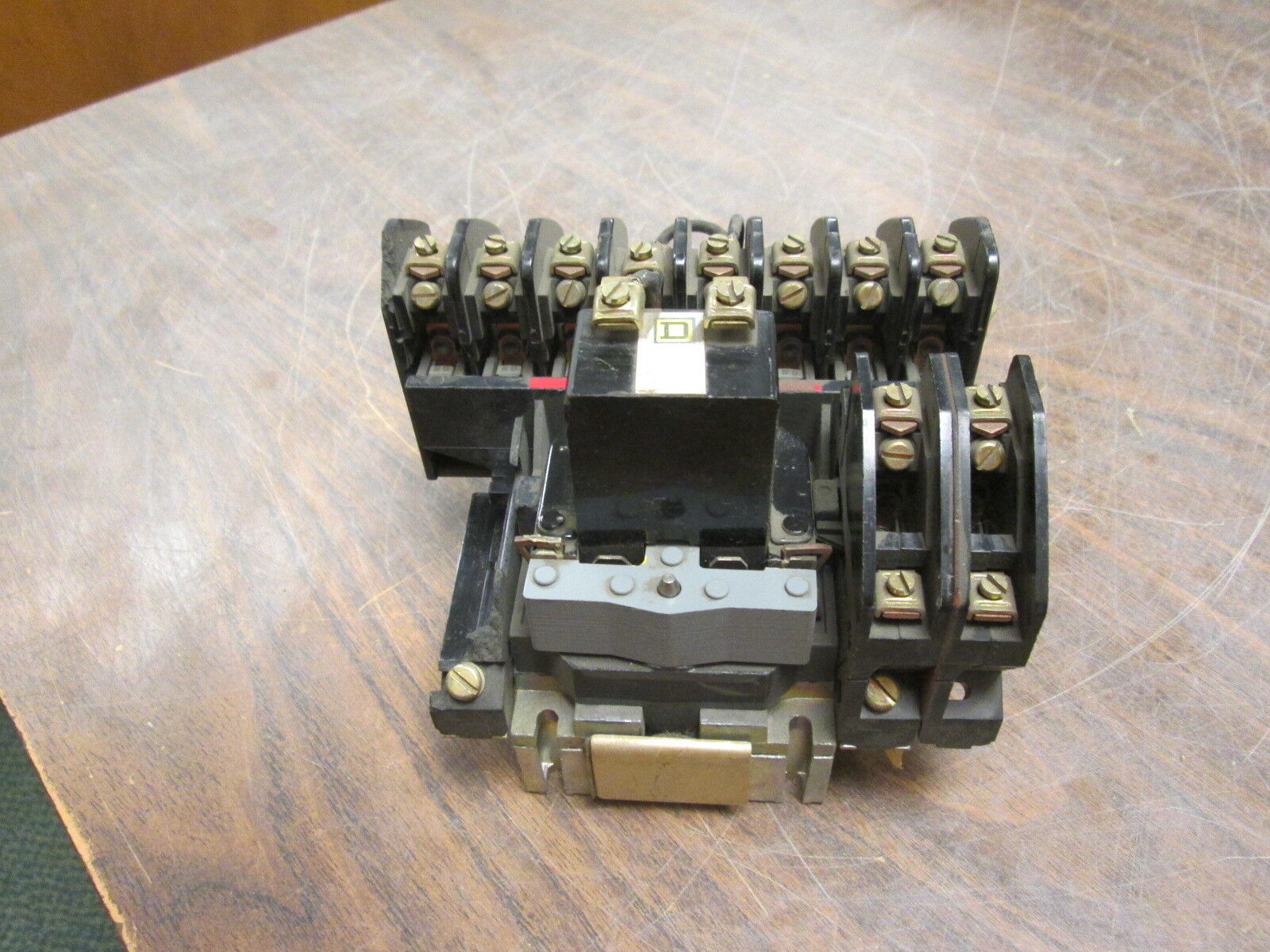 Square D Lighting Contactor 8903 LL01000 120V Coil 20A 250VDC Used