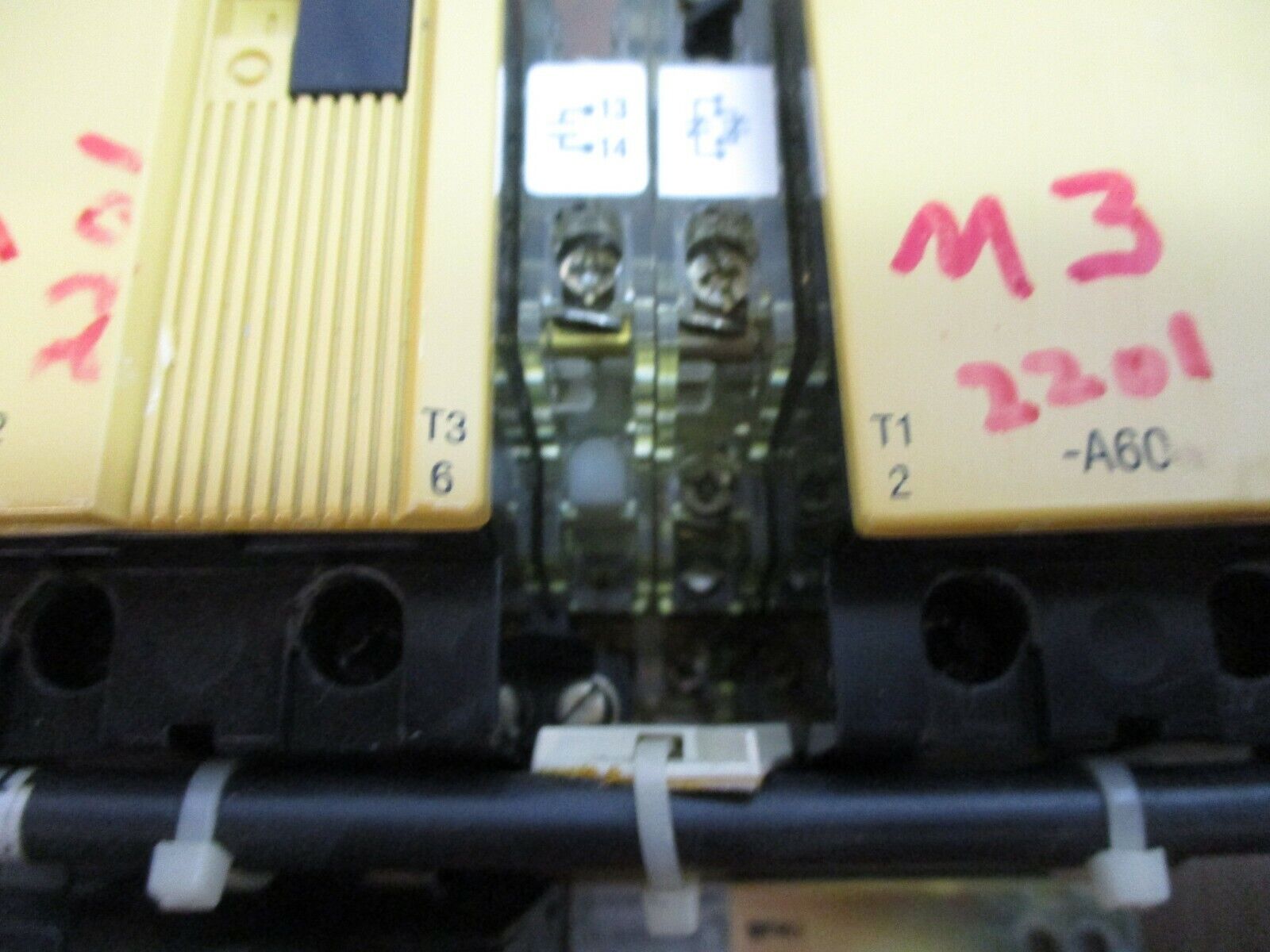 Allen-Bradley Reversing Starter 104-A60ND3-19B Ser. C 120V Coil Trip: 23-75A