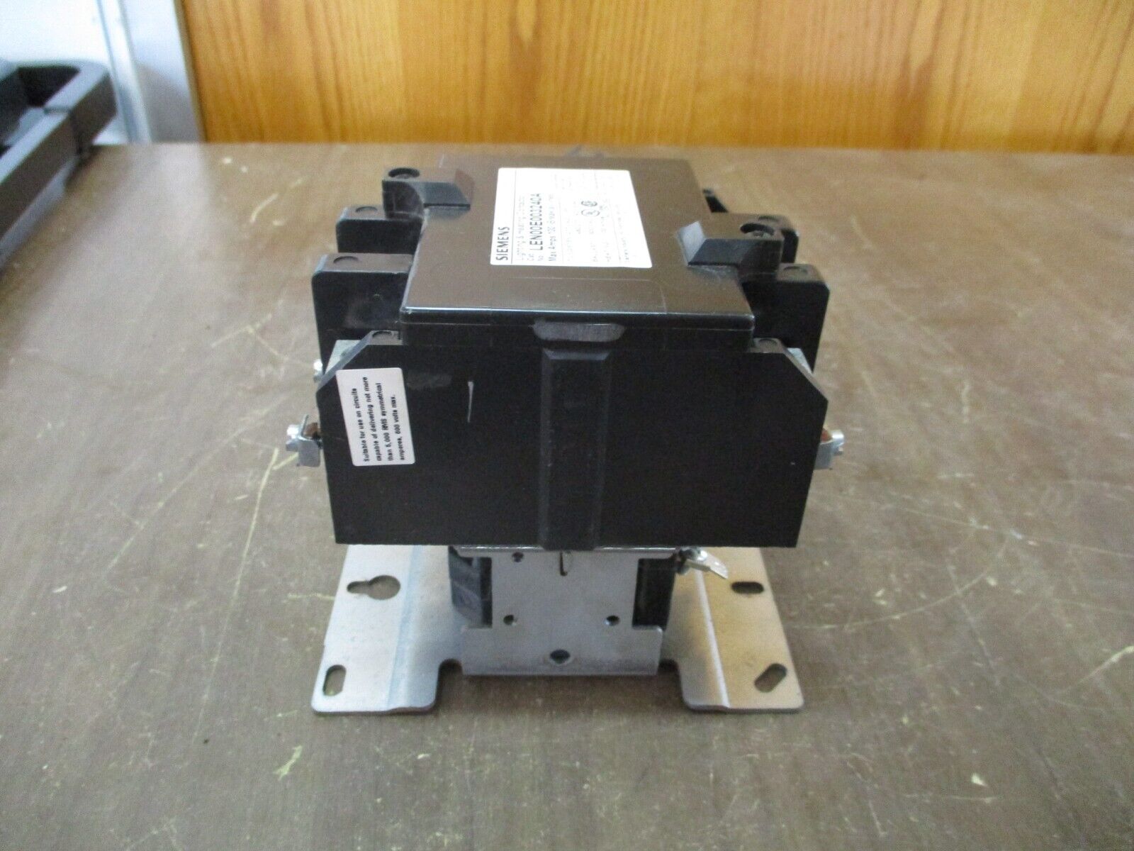 Siemens Lighting & Heating Contactor LEN00E003240A 100A 208/240V Coil Used