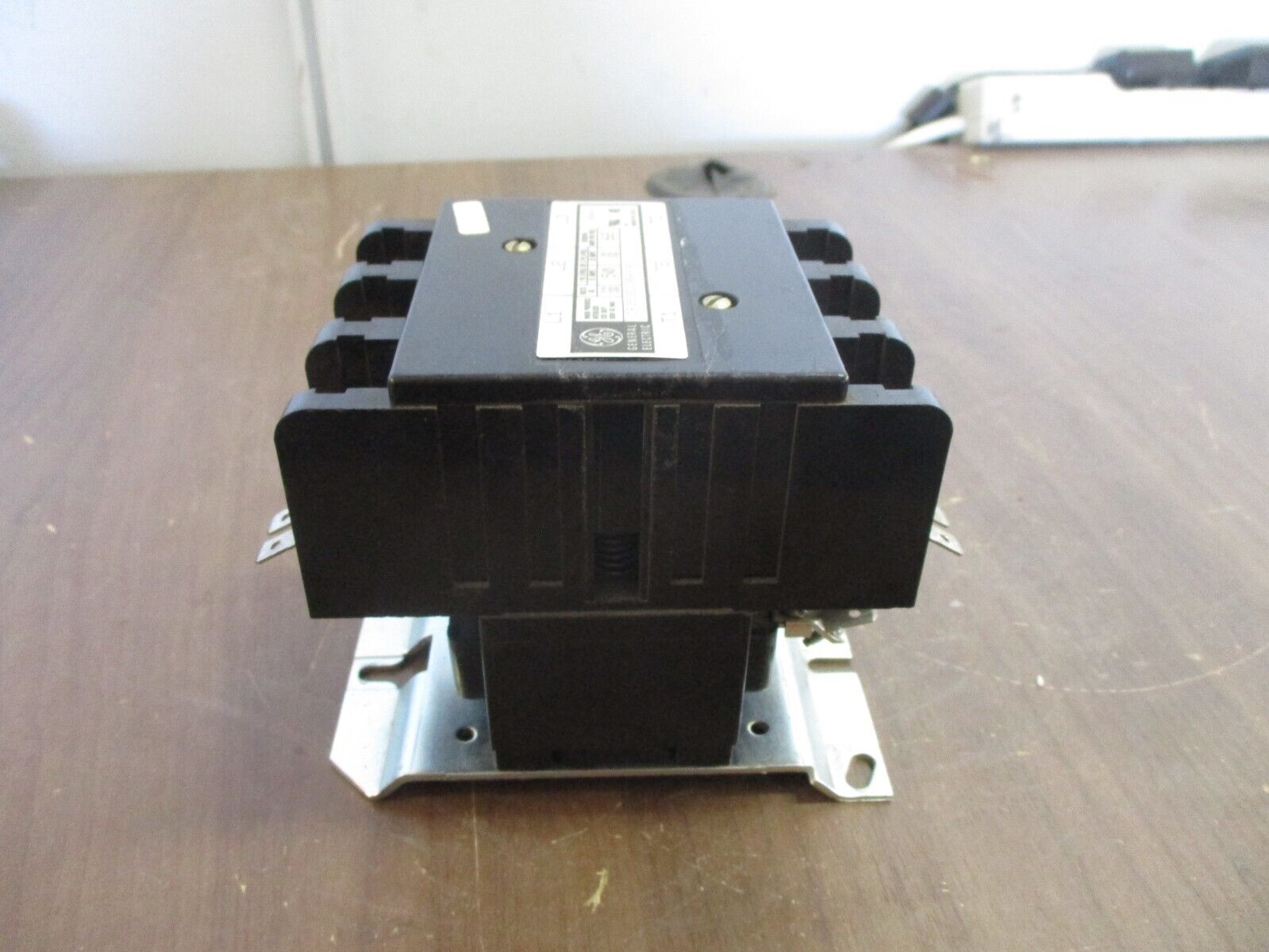 GE Contactor CR353EE3BA1AD 50A 120V Coil 3P *Missing (4) Terminal Lugs* Used