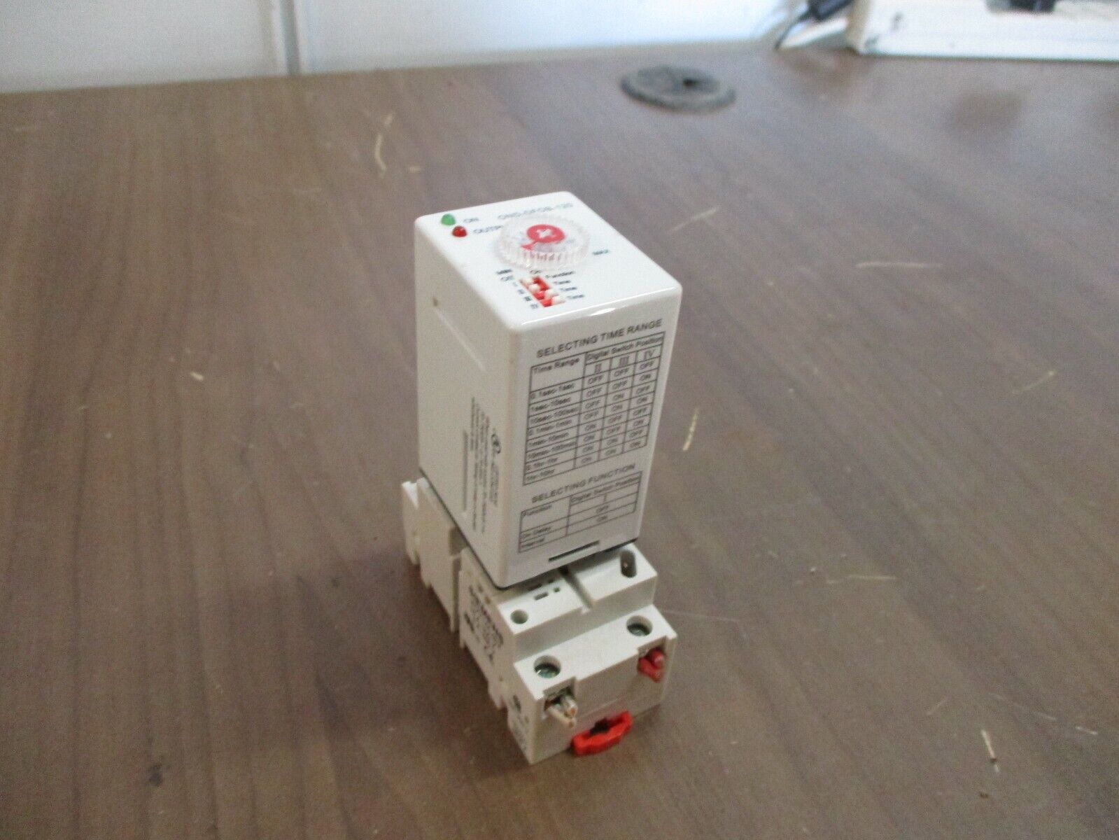 Siemens Time Delay Relay OND-DFOB-120 Range: 0.1sec-10hr w/ Base Used