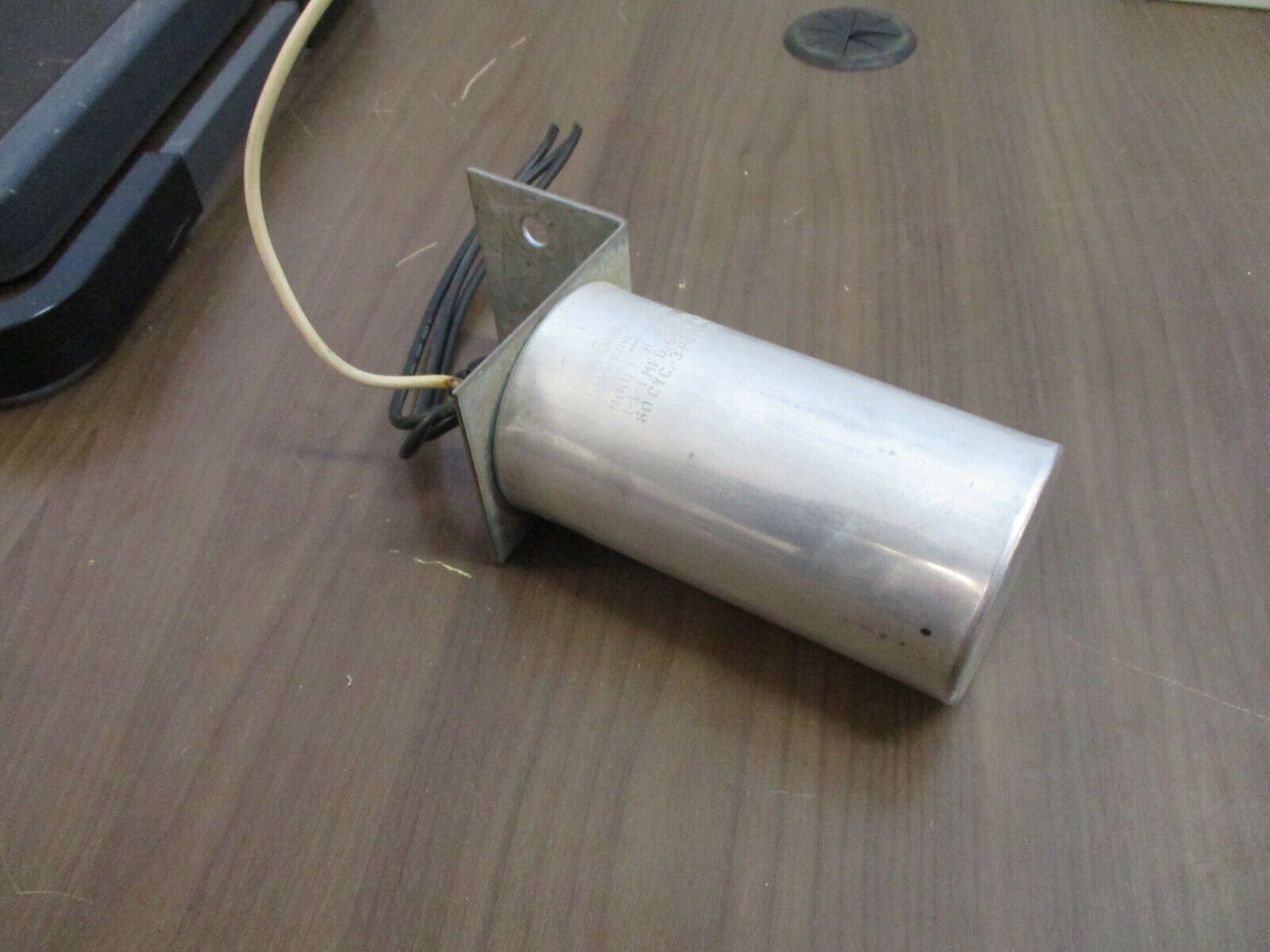 GE Protective Capacitor 9L18BAB301 650V 60Hz 3P Used