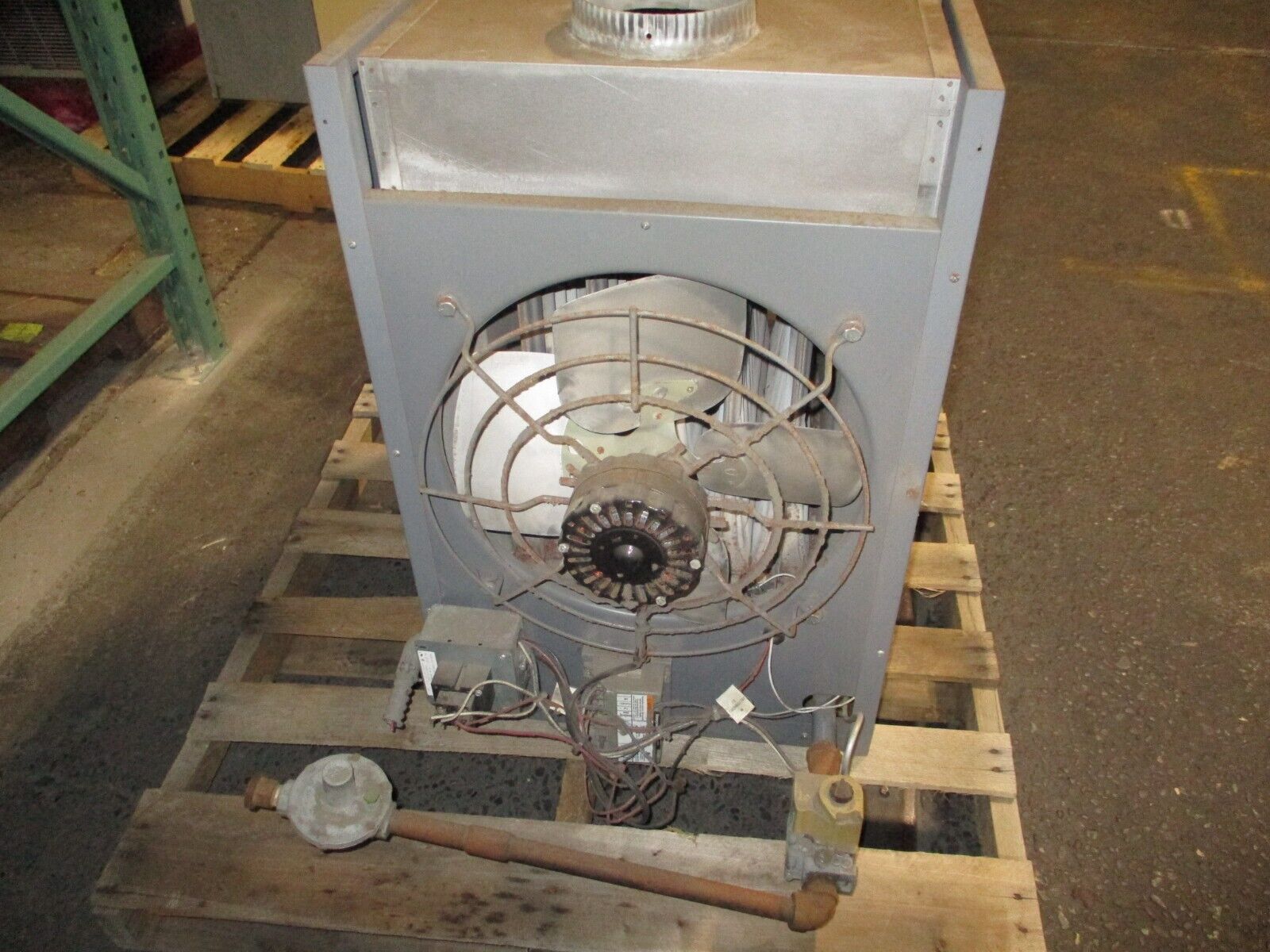 Sterling Natural Gas Heater QVF-125S 115V 60Hz 1Ph 4.5A Non-Power Vented Used