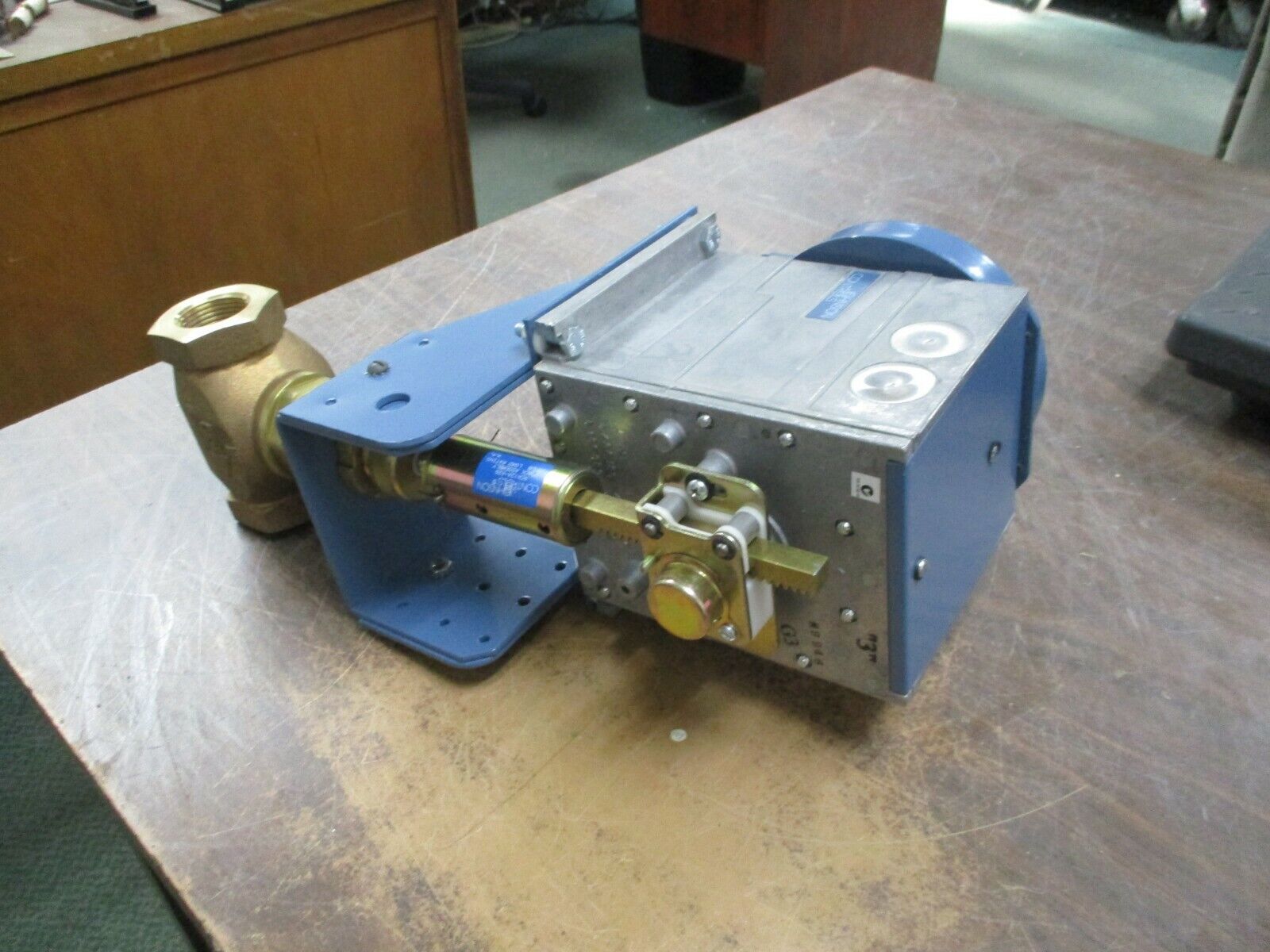 Johnson Controls Actuated Valve VG7243RT+3DGGA0 *No Box* New Surplus