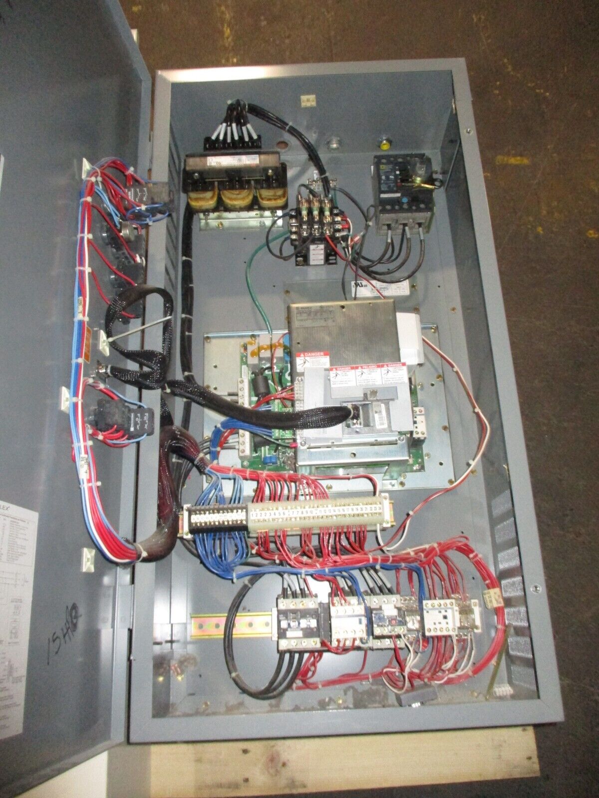 Square D Econoflex Altivar AC Drive w/ Bypass 8839 58EJG4VY Ser. A 15HP 3Ph Used