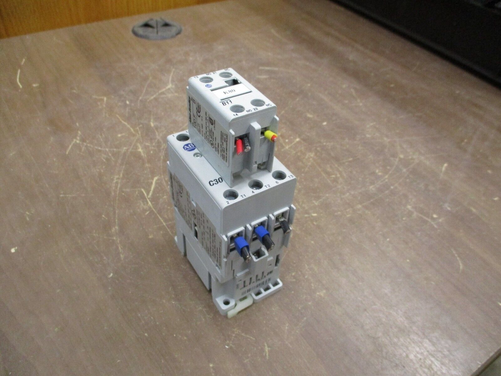Allen-Bradley Contactor 100-C30*00 Ser. C 24V Coil 55A 600V w/ Aux Contact Block