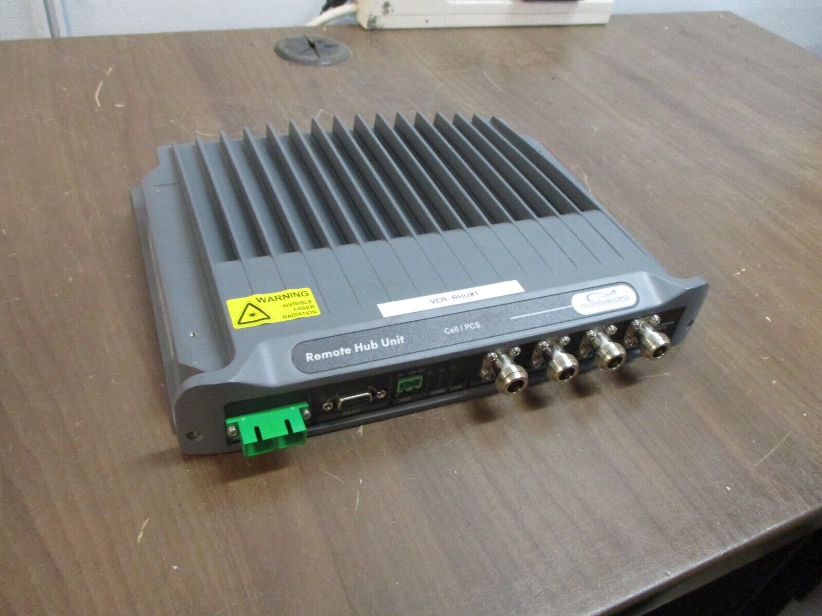 Mobileaccess Remote Hub Unit 1000-CELL-PCS4E-HL Rev. B00 20-48VDC 1.3A Used