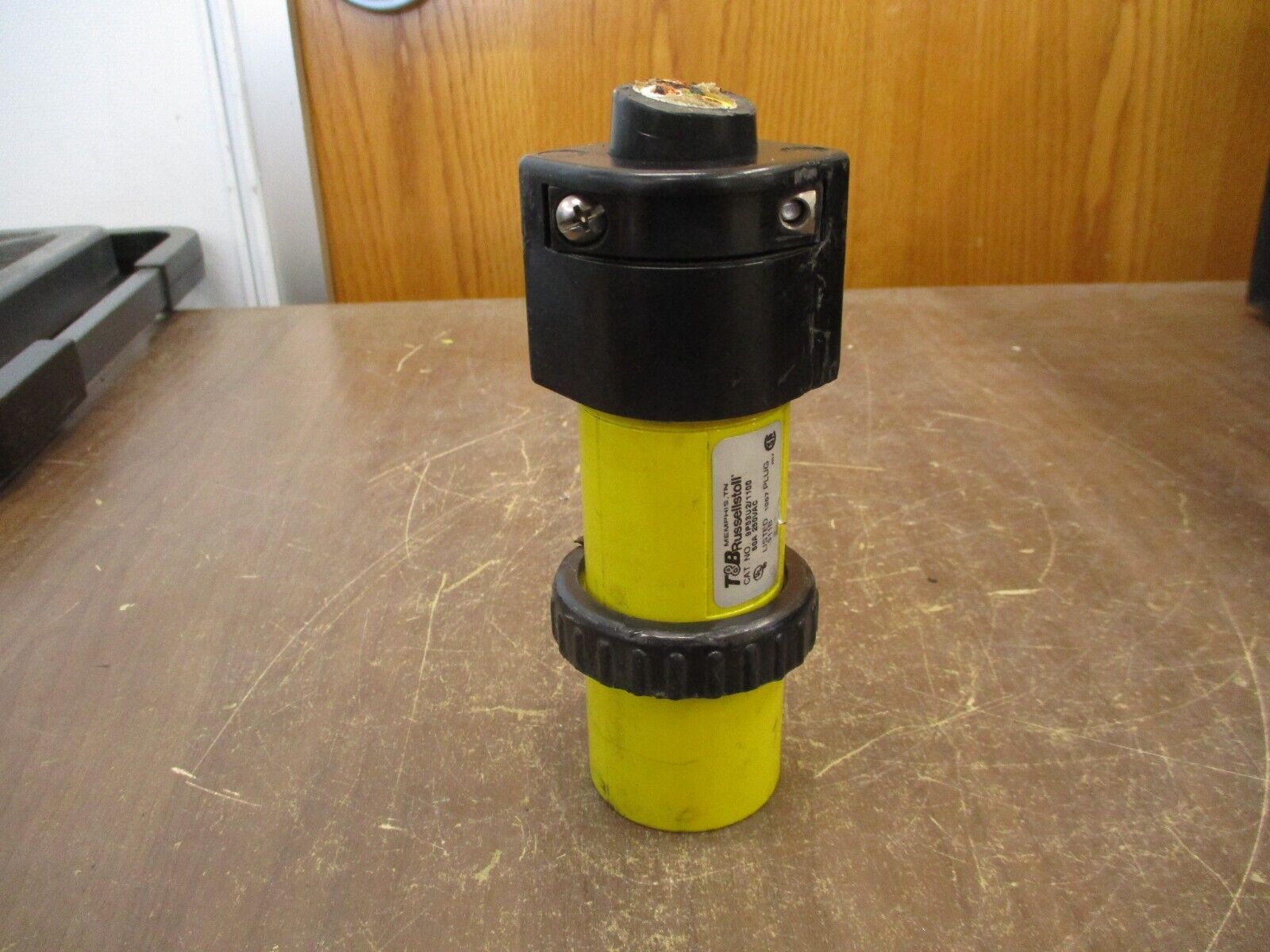 Thomas & Betts Russellstoll Plug 9P53U2/1100 50A 250V *Cracked* Used