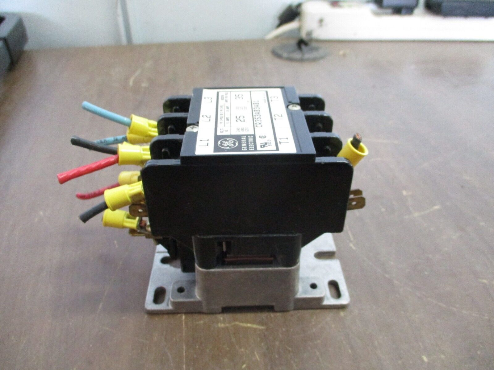 GE Contactor CR353AB3AB1 240V Coil 25A 600V Used