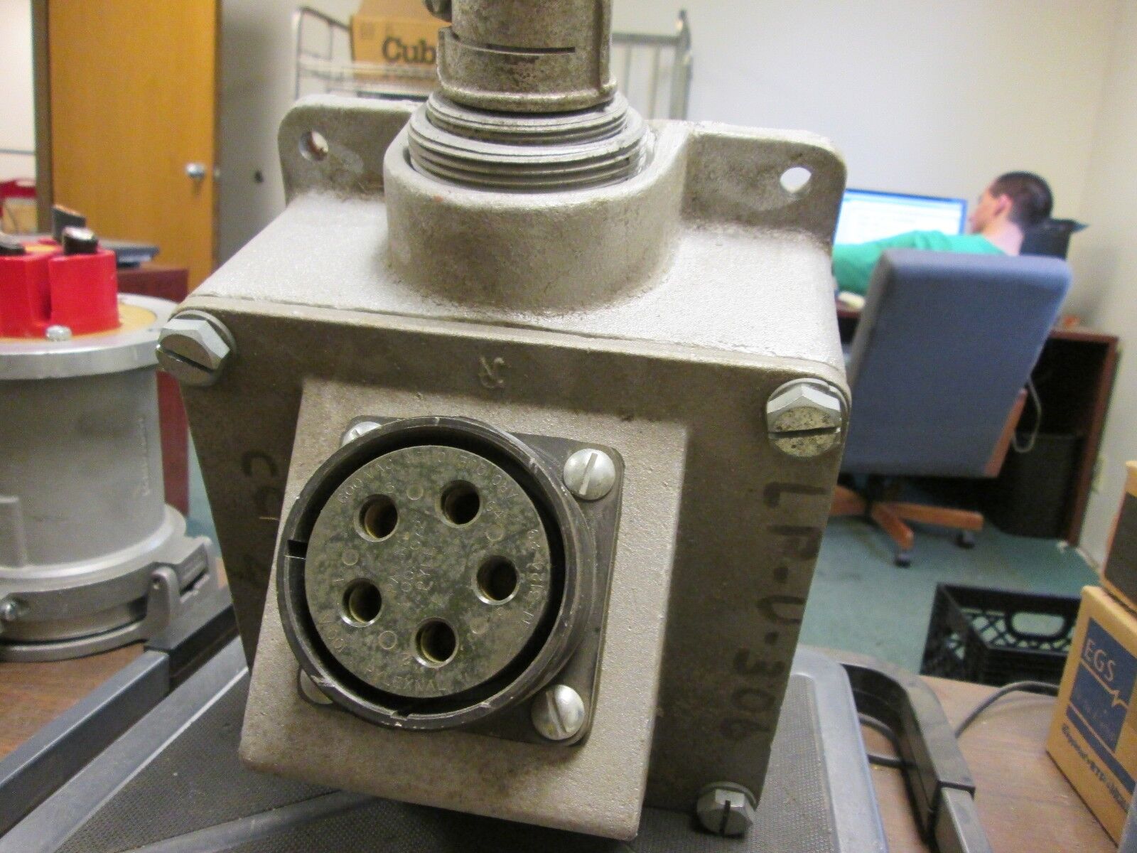 Pyle National Receptacle w/ Base JR720036AX 641A 100A 600V