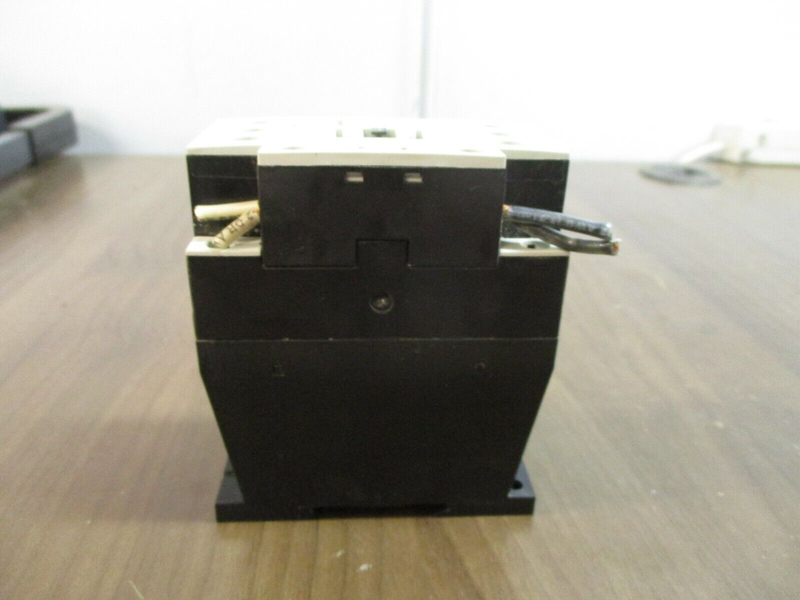 Eaton Contactor DIL M17-10 XTCE018C10 120V Coil Used