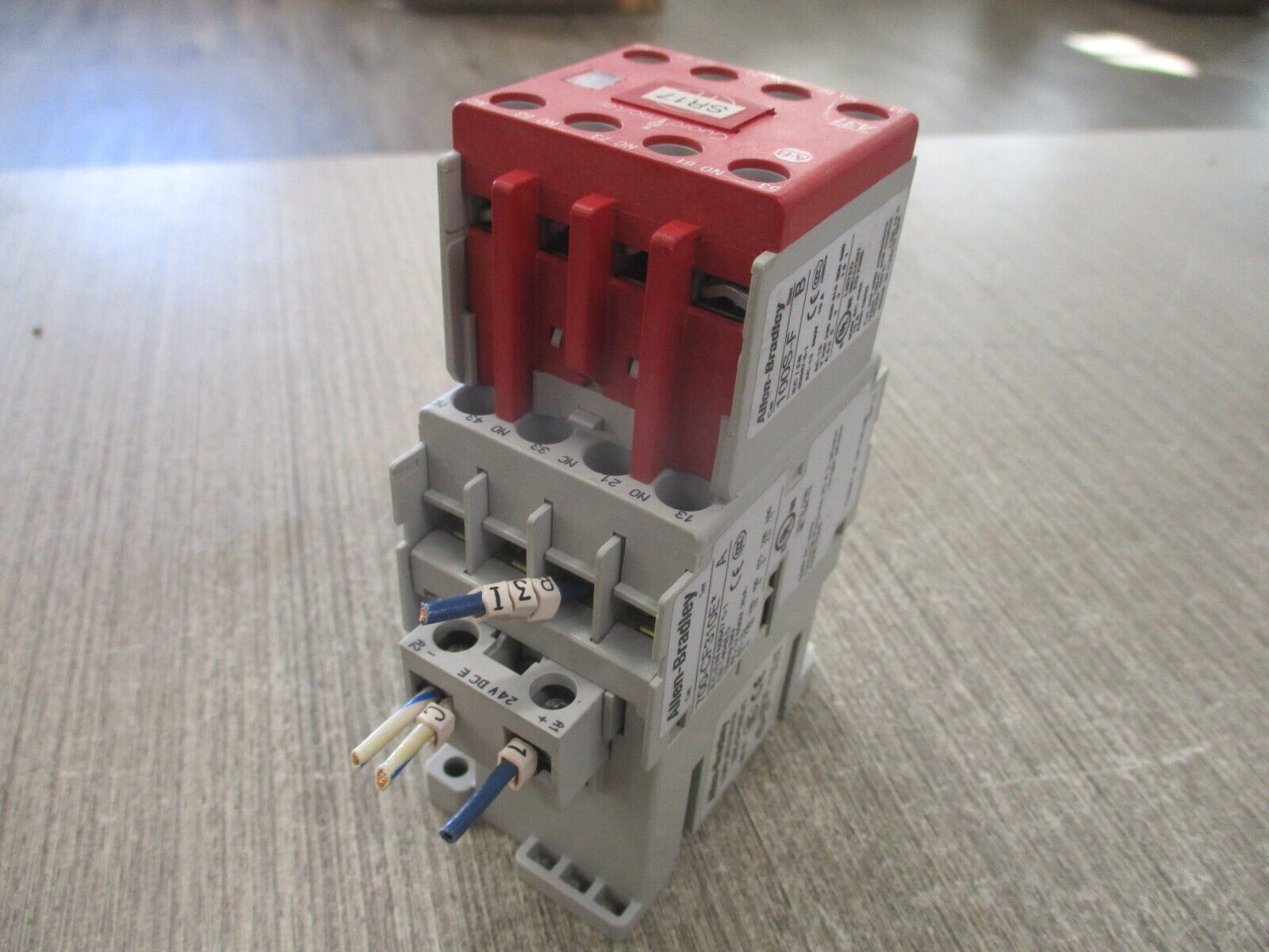 Allen-Bradley GuardMaster Safety Relay 700S-CF620EJC Ser. A 24VDC Coil 25A 600V