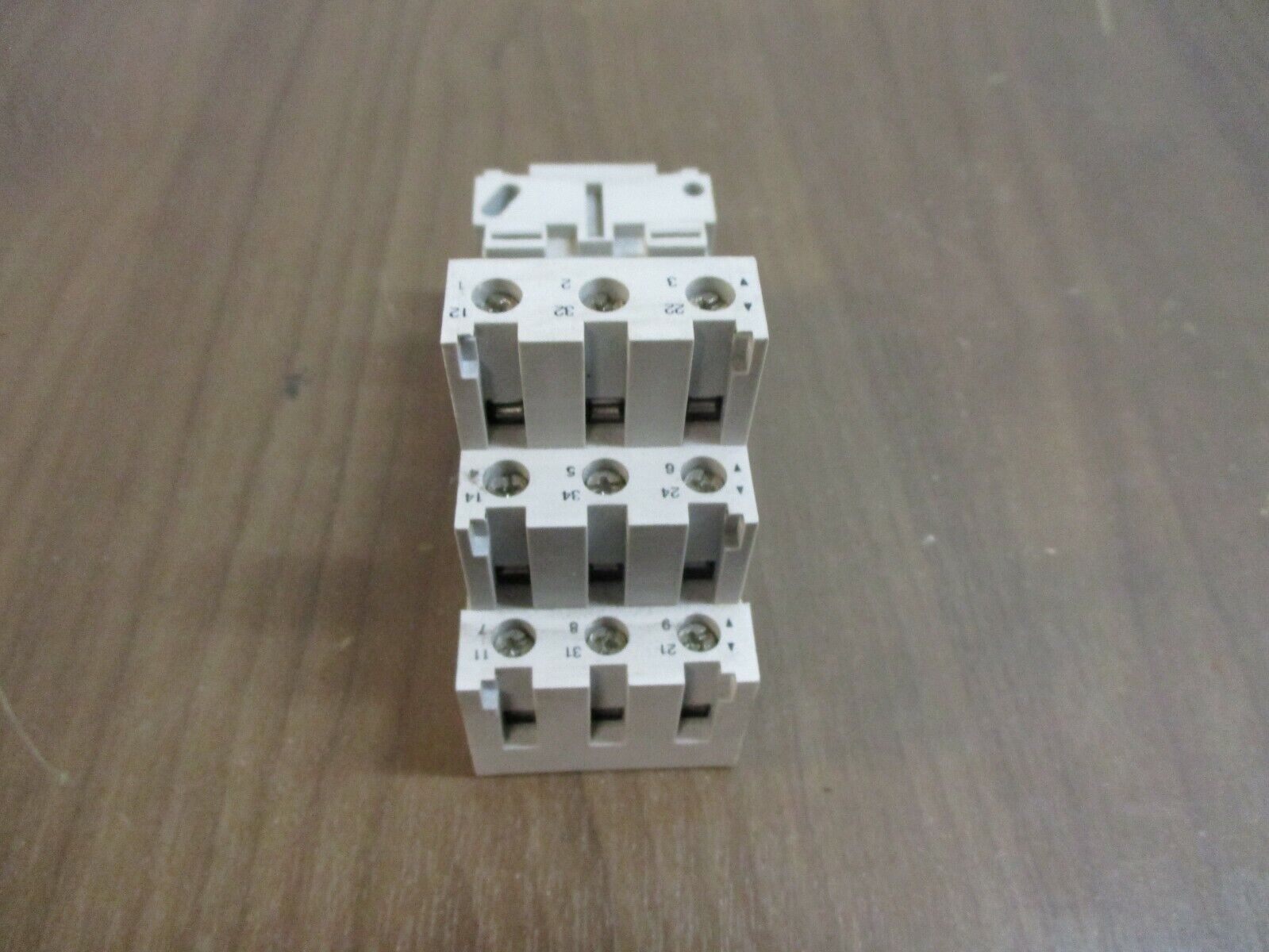 Magnecraft Relay Socket 70-788EL11-1 25A 300V *Box of 6* New Surplus