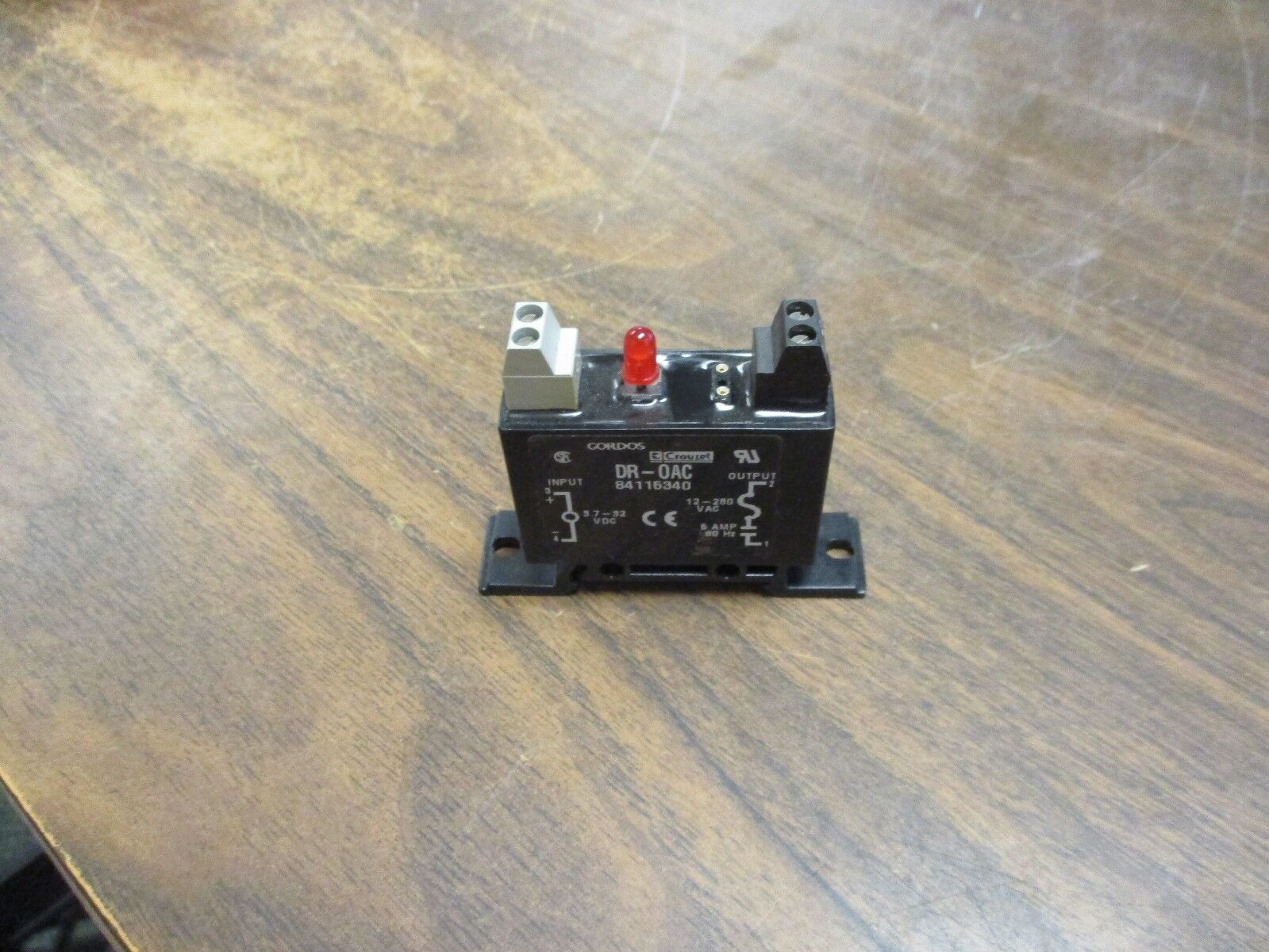 Crouzet Relay Module DR-OAC Input: 3.7-32VDC Used