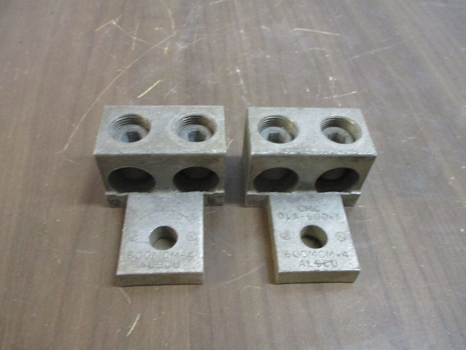 CMC Mechanical Lug DLA-600-S 600MCM-4 *Lot of 2* Used