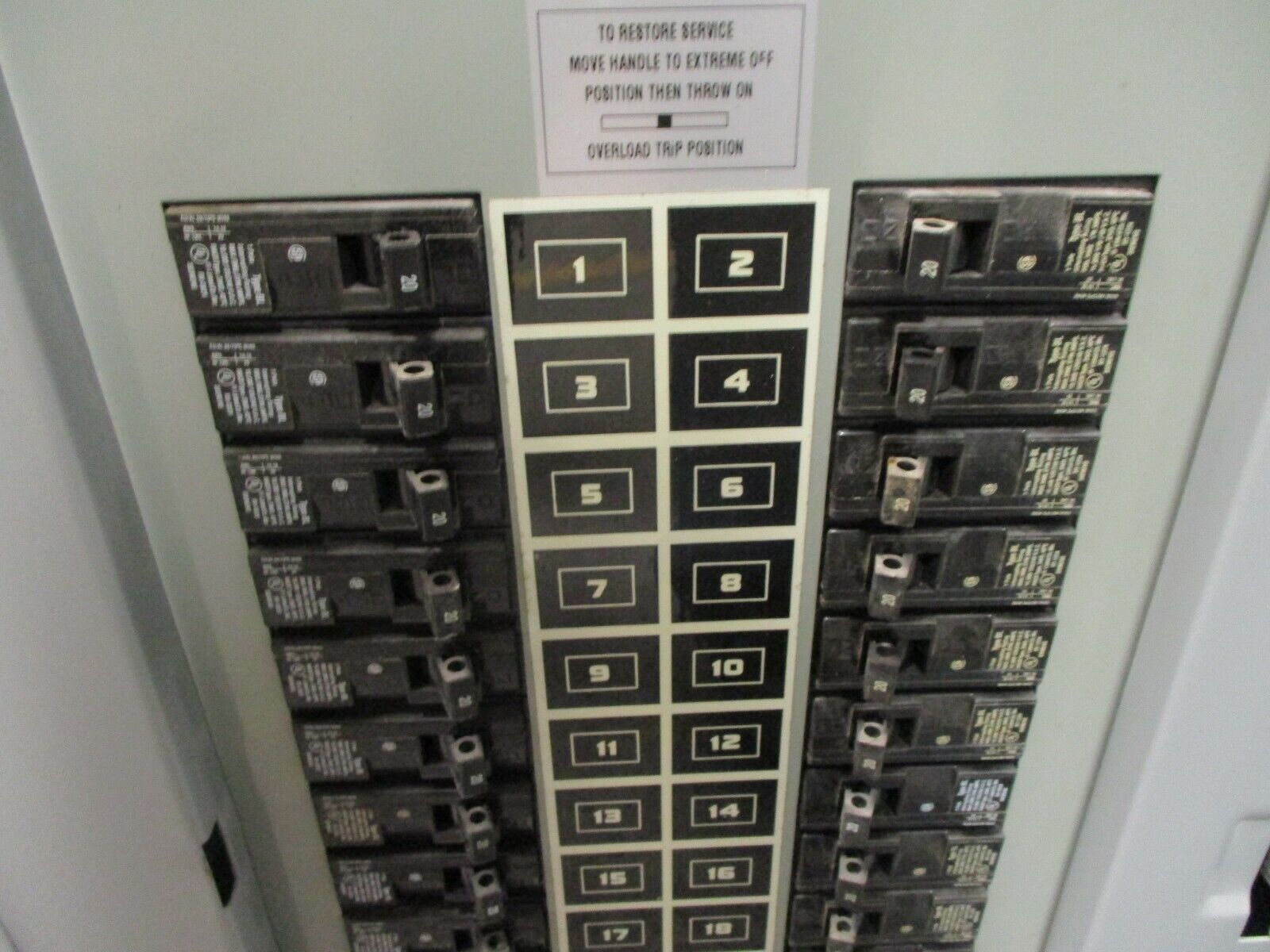 Switchboard Apparatus Main Breaker Circuit Breaker Panel 960784 200A Max 208/120