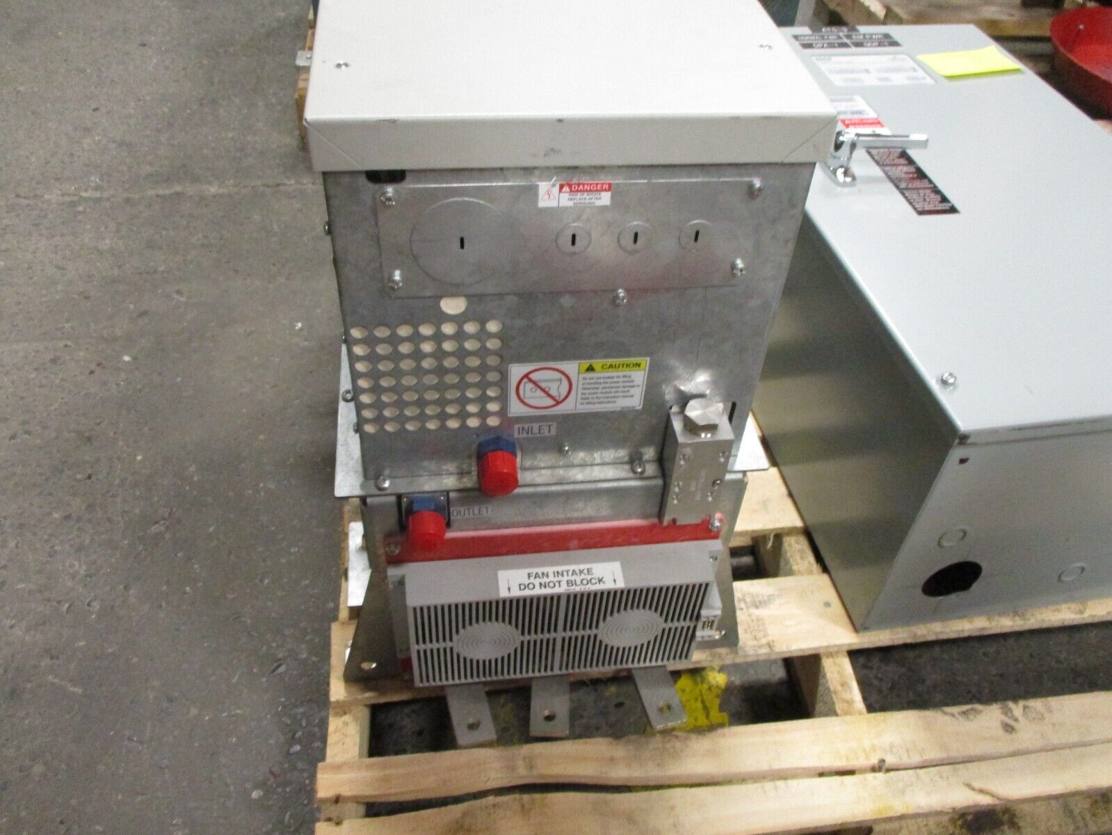 Allen-Bradley PowerFlex 700L AC Drive 20LD360-DEM0 300HP 3Ph Liquid-Cooled Used