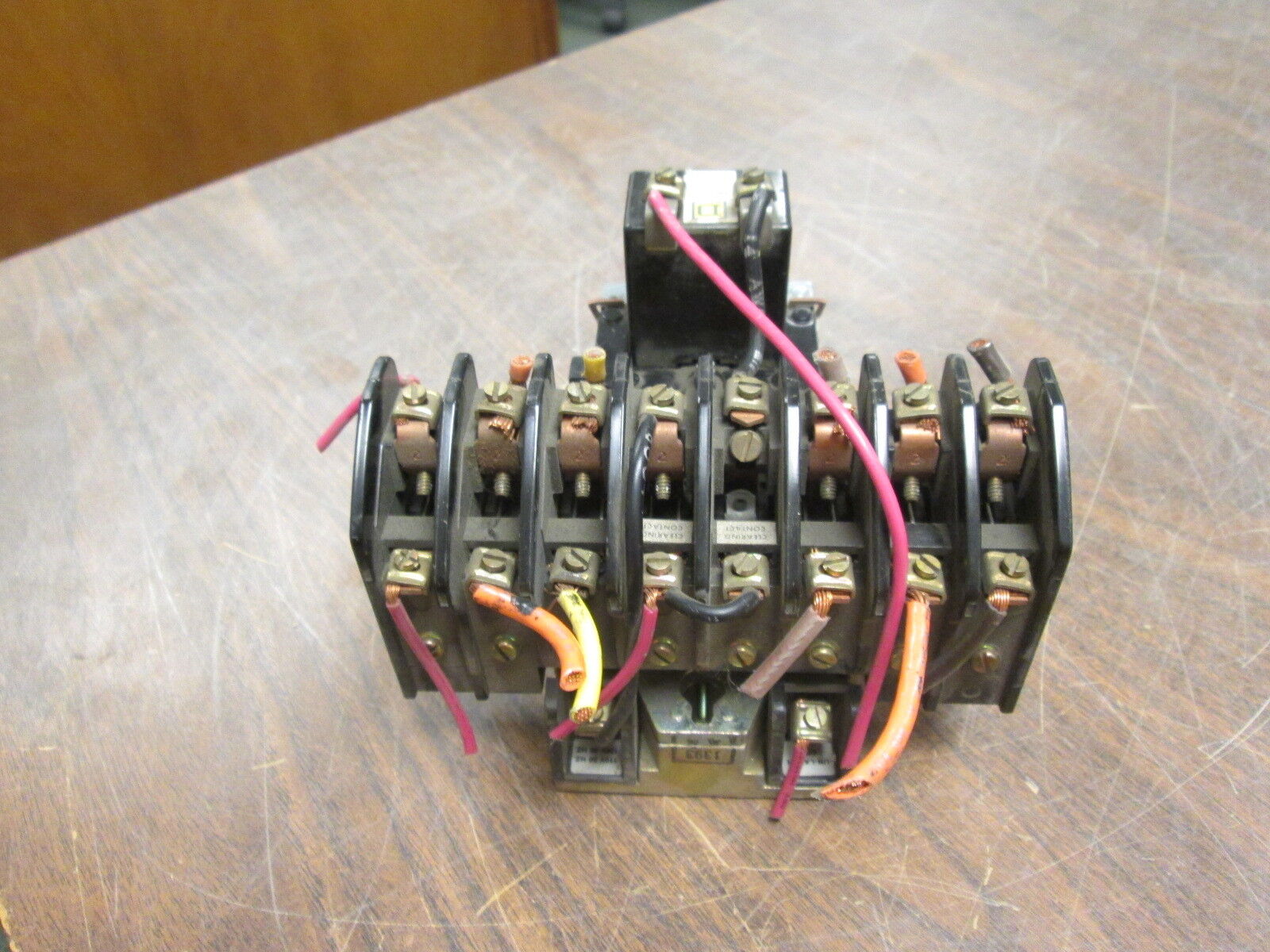 Square D Lighting Contactor 8903 LL0 80 120V Coil 20A 250VDC Used