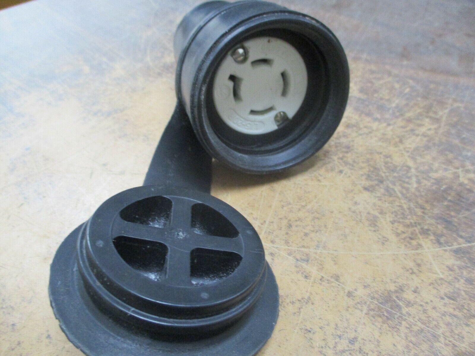 Daniel Woodhead Watertight Connector Nema L15-20R 20A 250V 3Ph Used