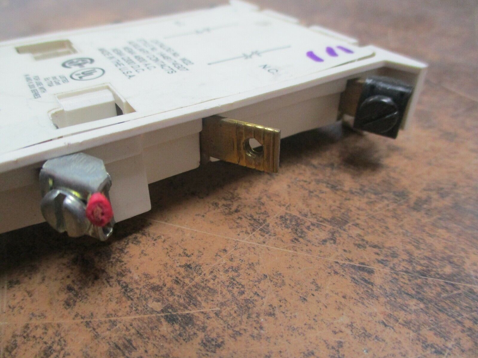 Westinghouse Aux Contact Kit W22 2NO & 2NC *Missing (1) Terminal Screw* Used