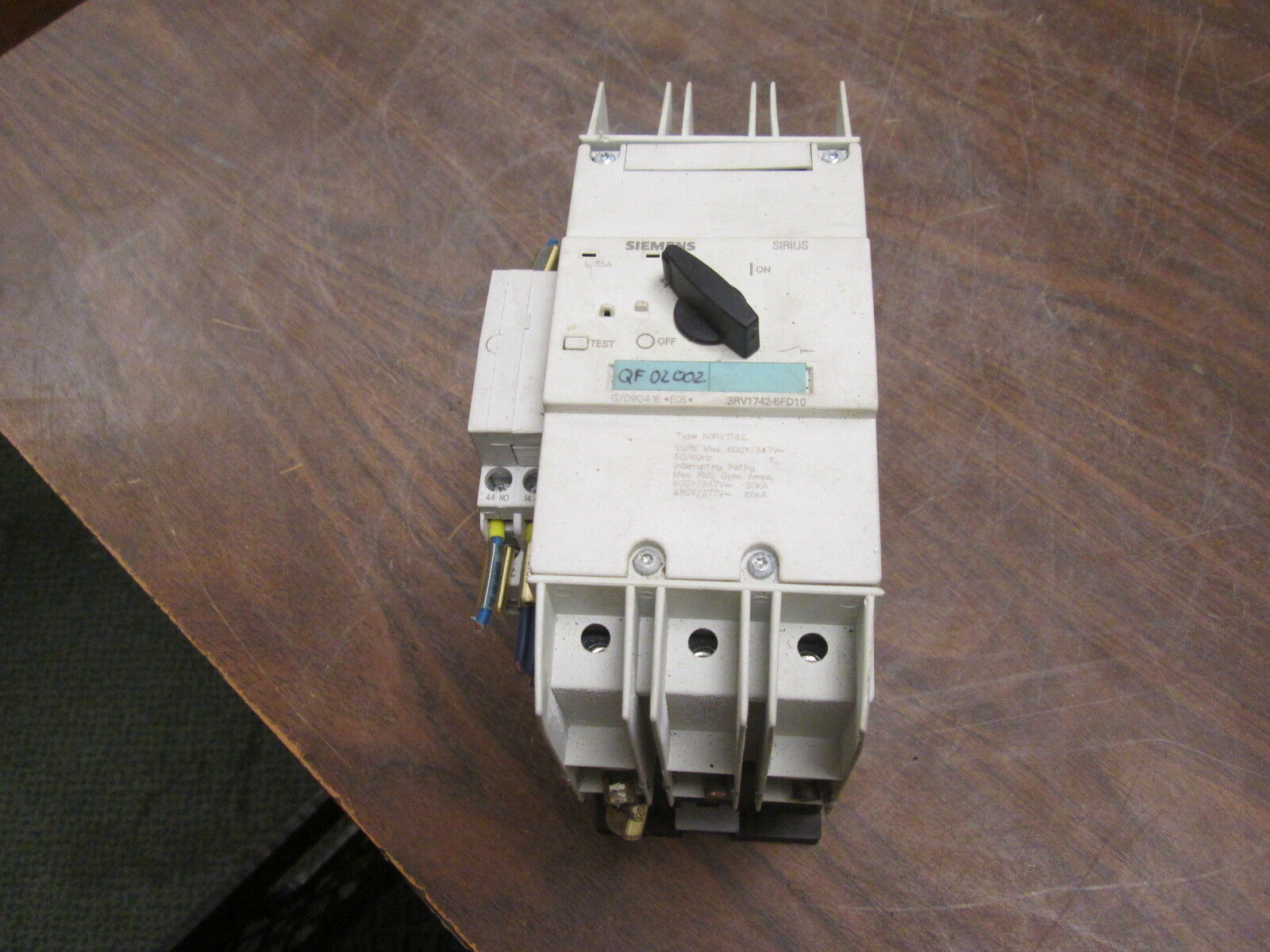 Siemens Sirius Motor Protector 3RV1742-5FD10 35A 600V w/ Aux Contact Used