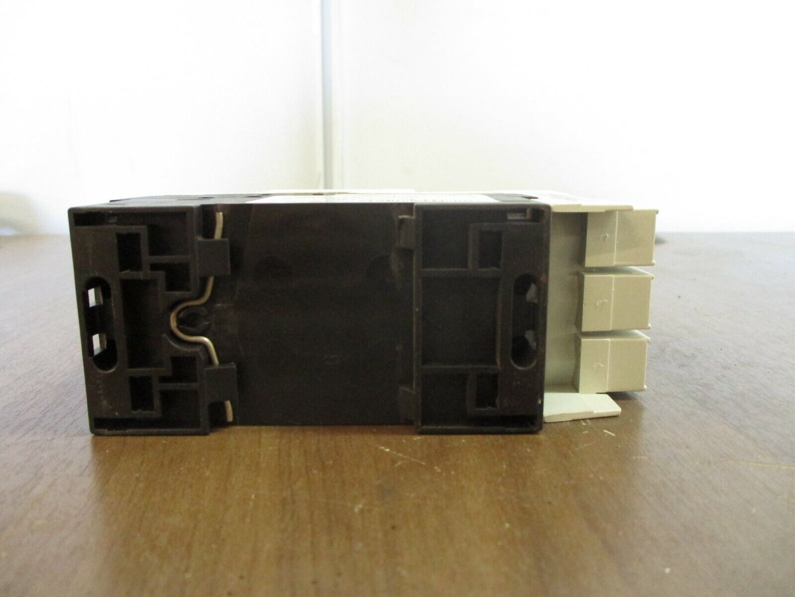 Siemens Sirius Motor Protector 3RV1021-0JA10 Trip: 0.7-1.0A w/ 3RV1928-1H Used