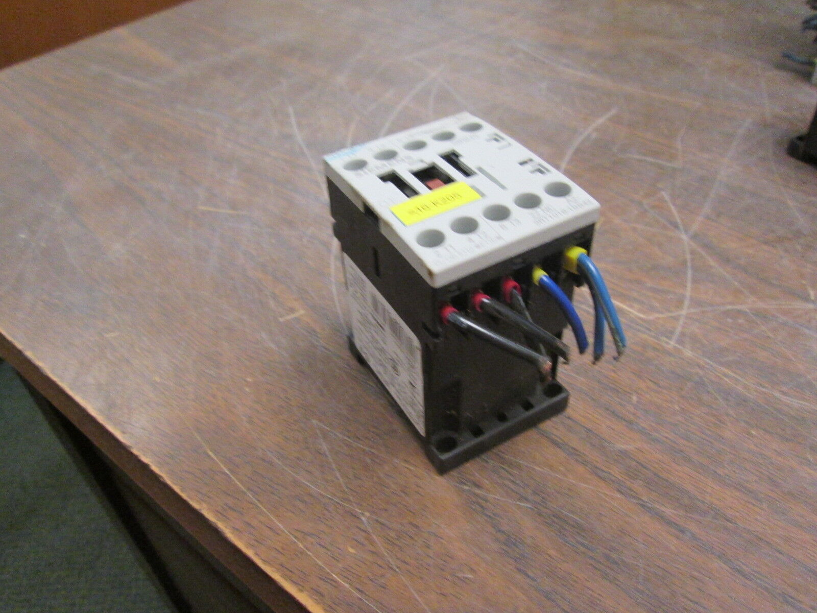 Siemens Sirius Contactor 3RT1016-1BB42 24VDC Coil 20A 600V Used