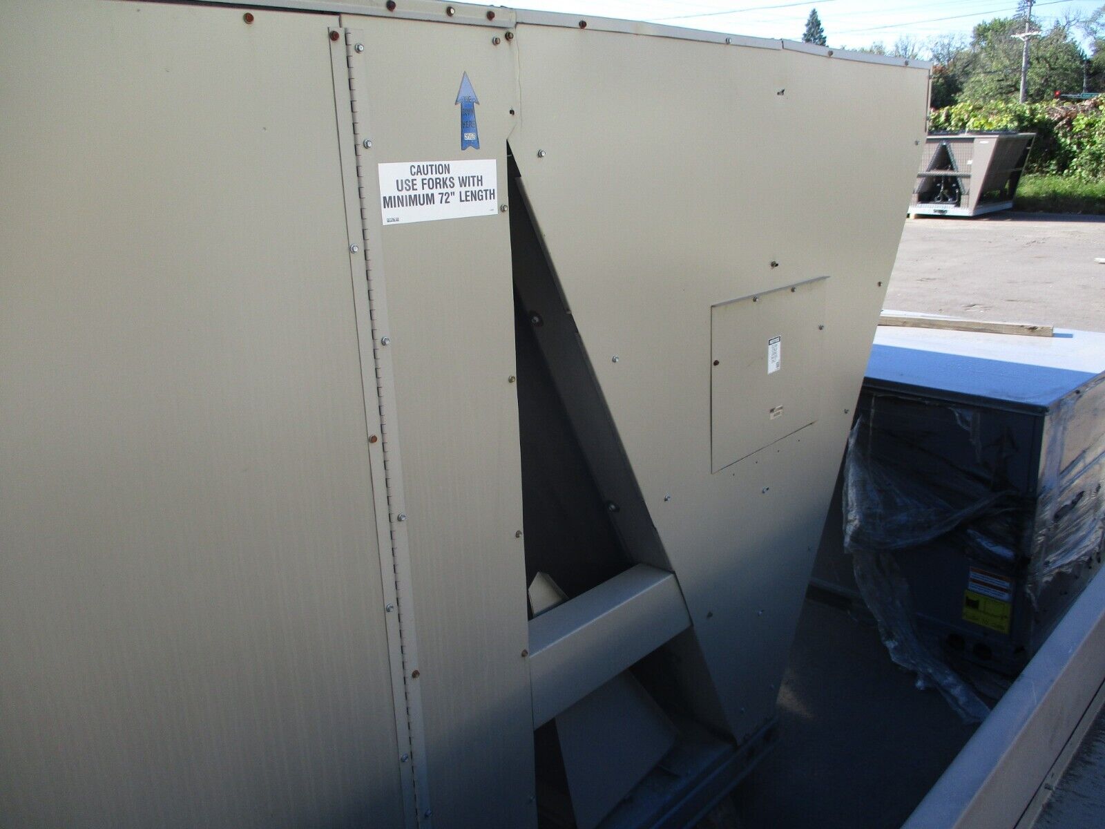 Lennox LCH Rooftop Unit LCH360H4BP1G 30 Ton Electric Heat 68.9KW Heat 480V 3Ph