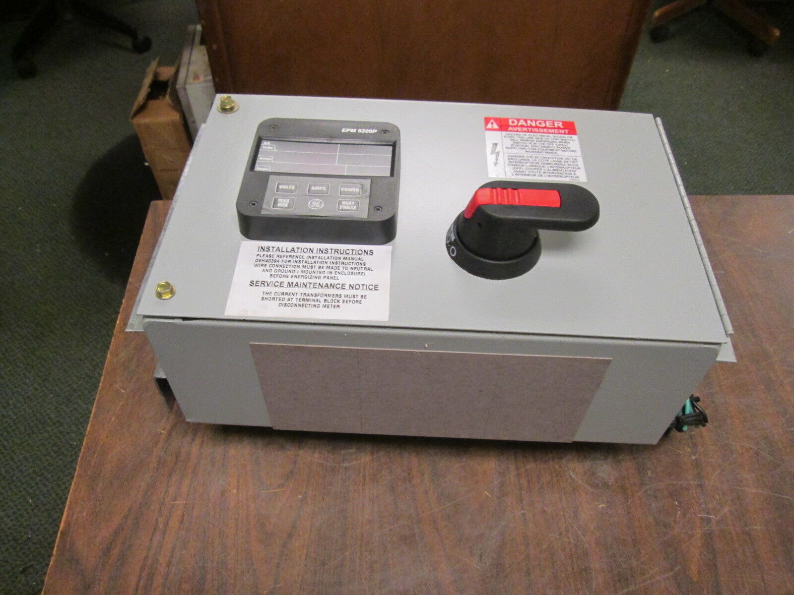 GE Spectra Series Power Meter w/ Disconnect APM4803E520 480V 50/60Hz 3Ph 3W Used