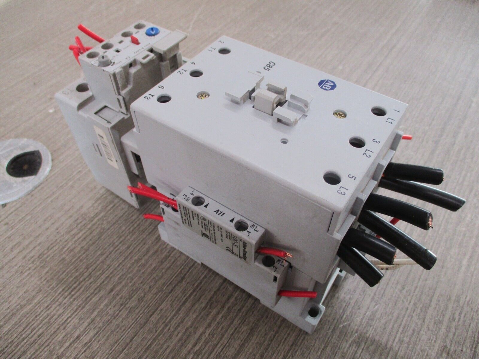 Allen-Bradley Starter 100-C85*00/193-EA2KE 120V Coil Trip: 26-85A 600V Used