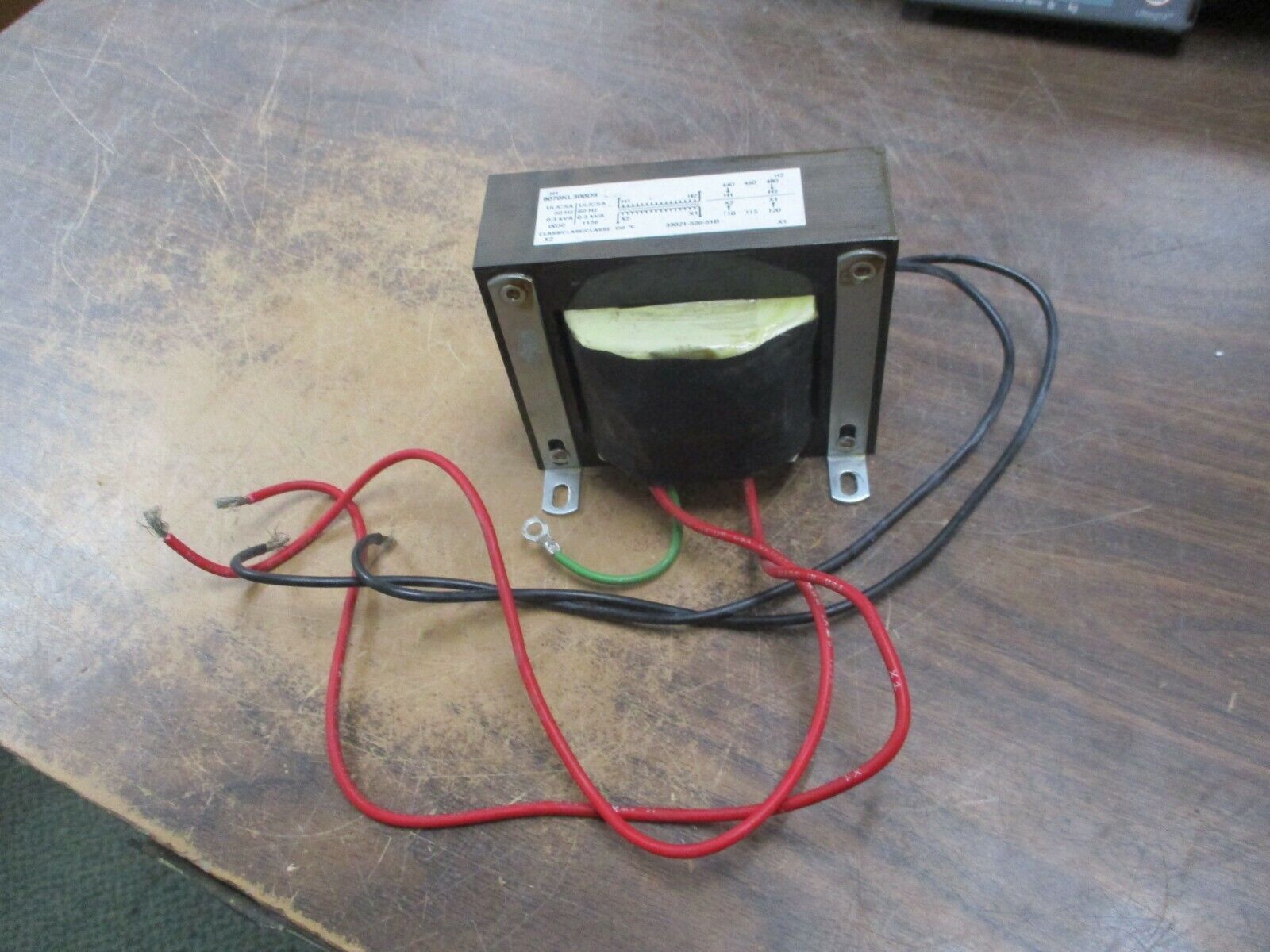 Square D Transformer 9070KL300D9 0.300KVA Pri: 480V Sec: 120V Used