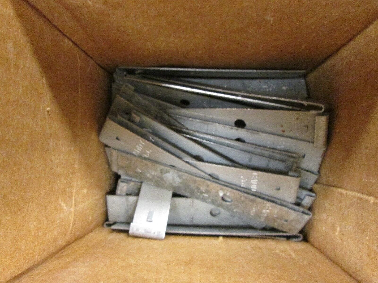 Erico Far Side Box Support, 766, Box 125, 2.5"-4", New Surplus