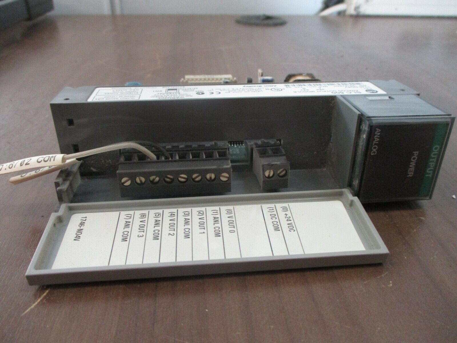 Allen-Bradley SLC500 Analog Output Module 1746-NO4V Ser. A Rev. B Used