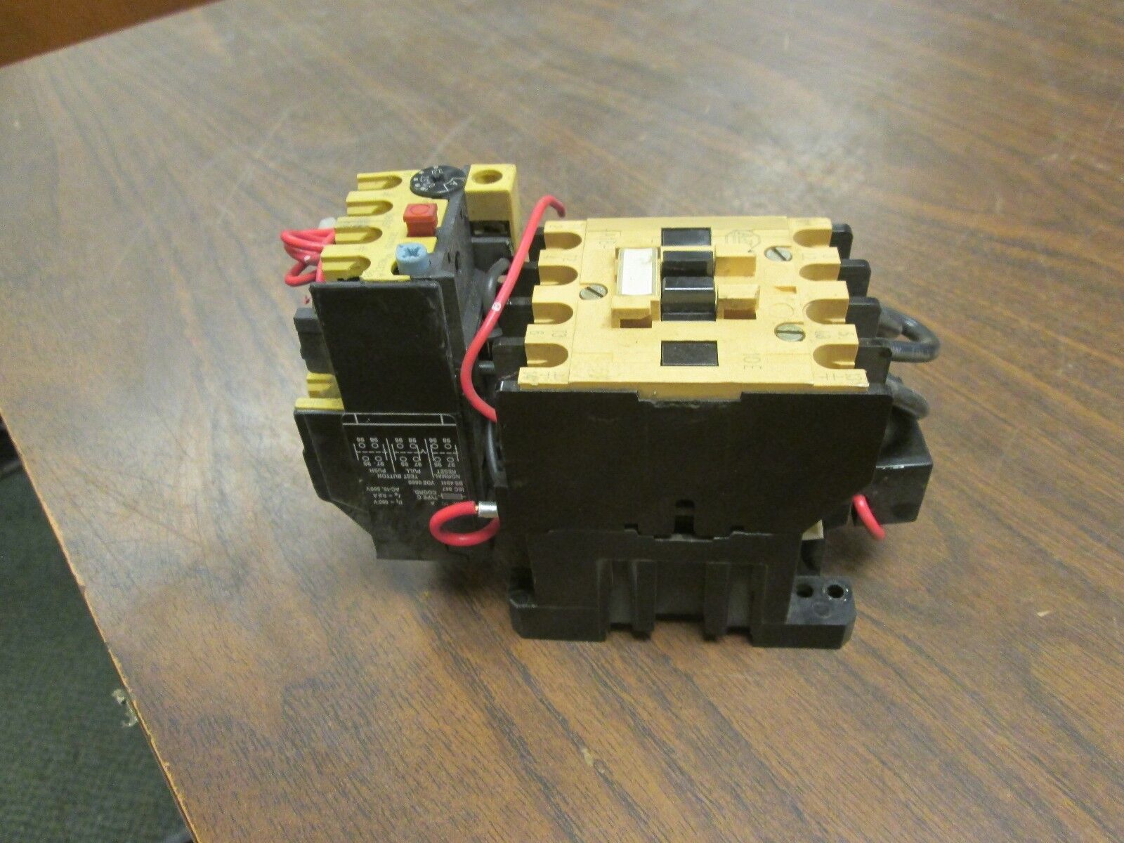 Allen-Bradley Starter 100-A18ND3/193-BSB 30 120V Coil, Range: 2-3A Used