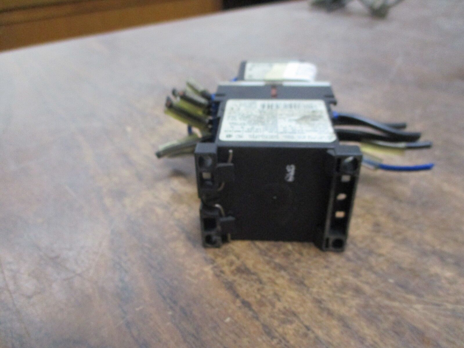 Siemens Sirius 3R Contactor 3RT1015-1BB41 24V Coil 16A,600V w/ Aux Contact Block