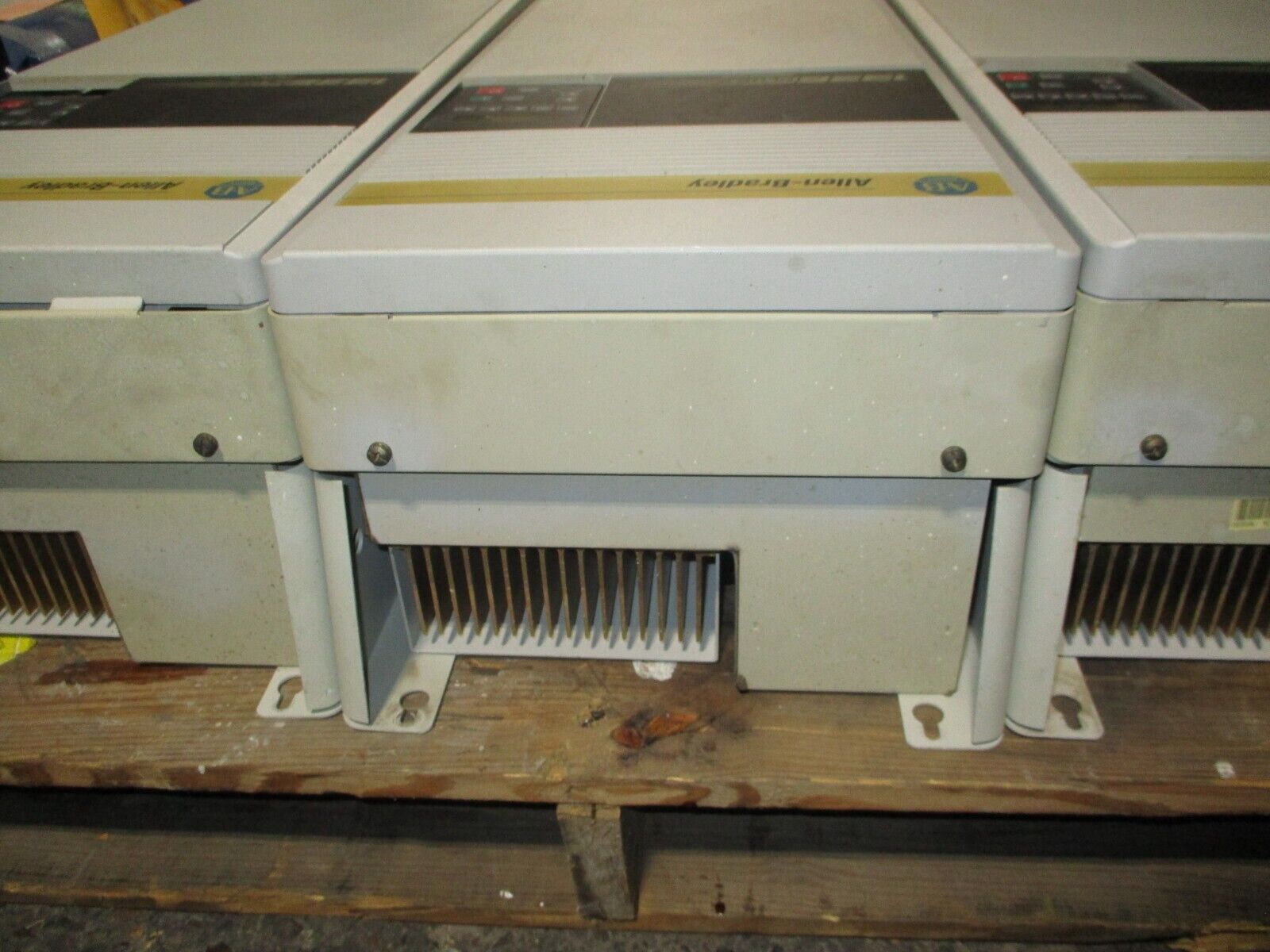 Allen-Bradley 1336 Plus II AC Drive 1336F-B040-AA-EN-L6 40HP 3Ph w/ Keypad Used