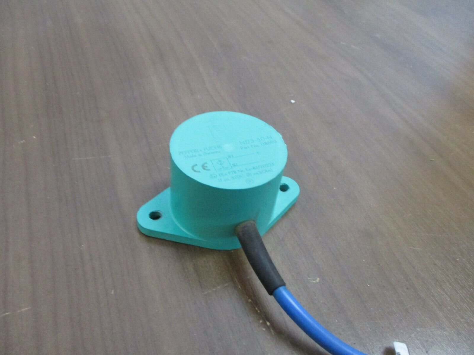 PepperL + Fuchs NJ25-50-N Inductive Proximity Sensor 08693 8VDC Used