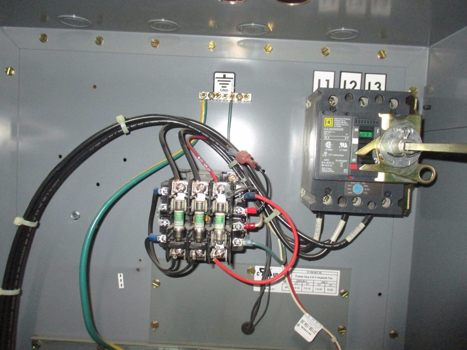 Square D Econoflex Altivar AC Drive 8839 584VY 20HP 3Ph Used