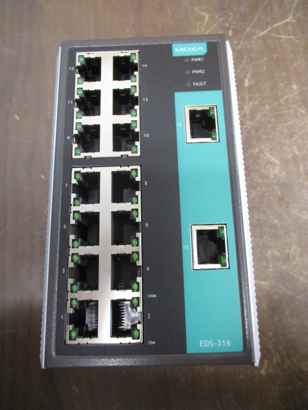 Moxa Industrial Ethernet Switch EDS-316 Rev. 2.1.0 16-Port Used