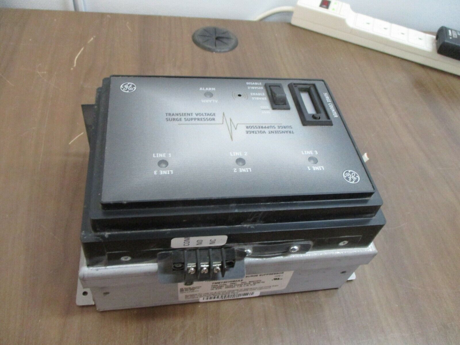 GE Surge Suppressor TME120Y080AS 120/208V 3Ph 50/60 Hz SVR: 400Vpk L-N, L-G, N-G