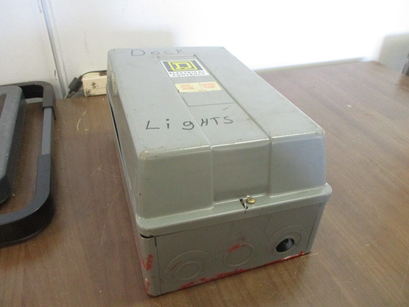 Square D Enclosed Lighting Contactor 8903 LXG60 Ser. B 120V Coil *Bent Cover*