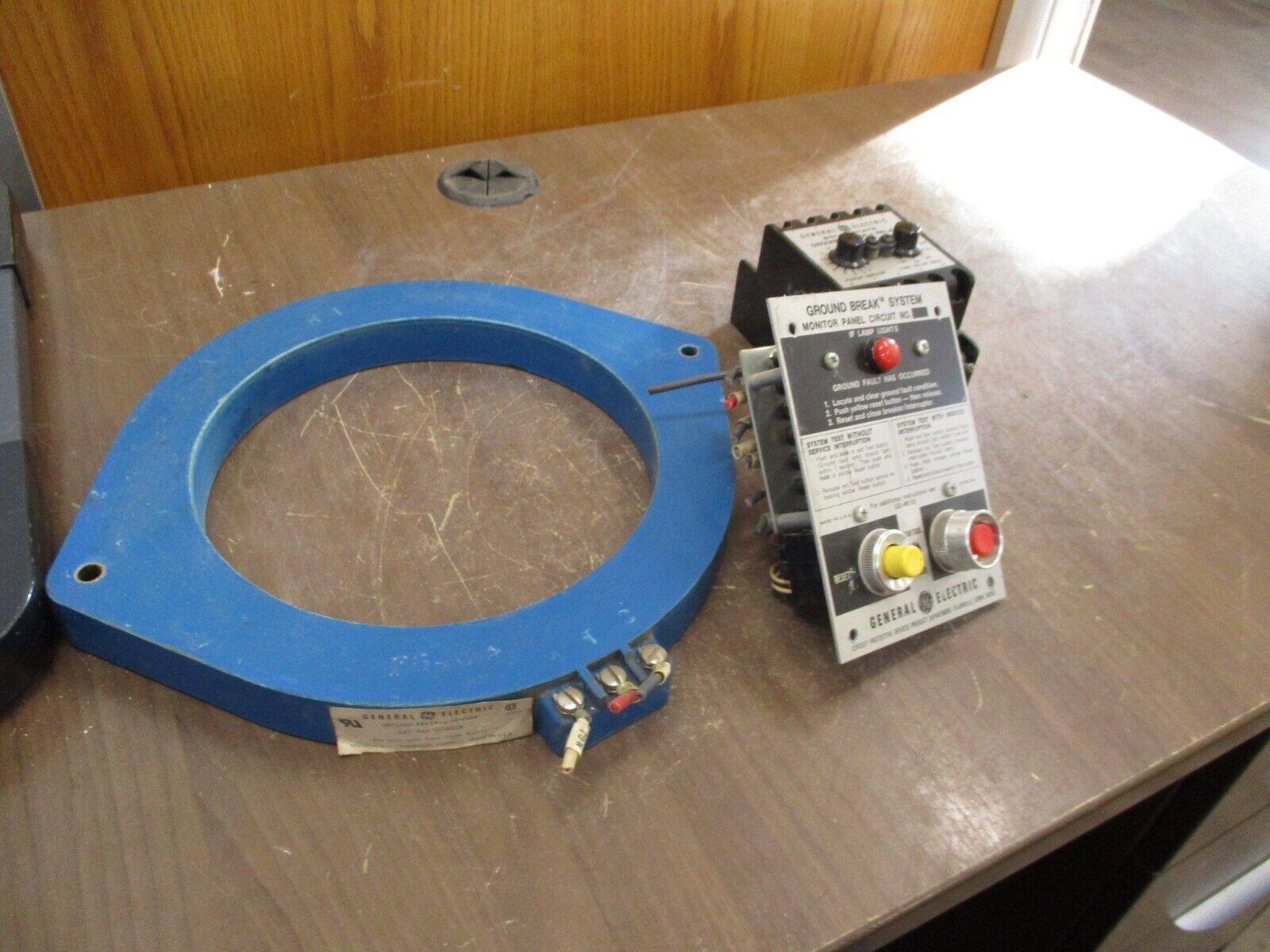 GE Ground Break System TGS0008/TGSR12Z/TGSMP Sensor: 3000A Panel: 120VAC Used