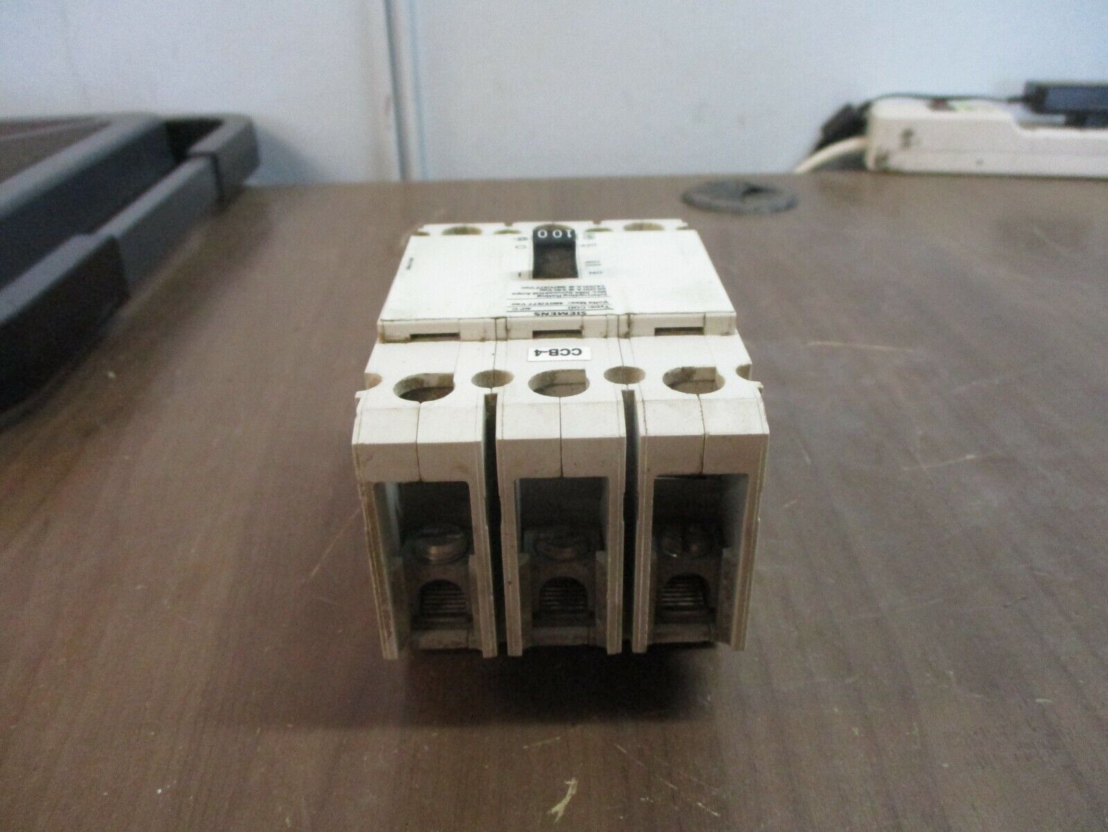 Siemens Circuit Breaker CQD3100 100A 480Y/277V 3P *Broken DIN Rail Mount* Used