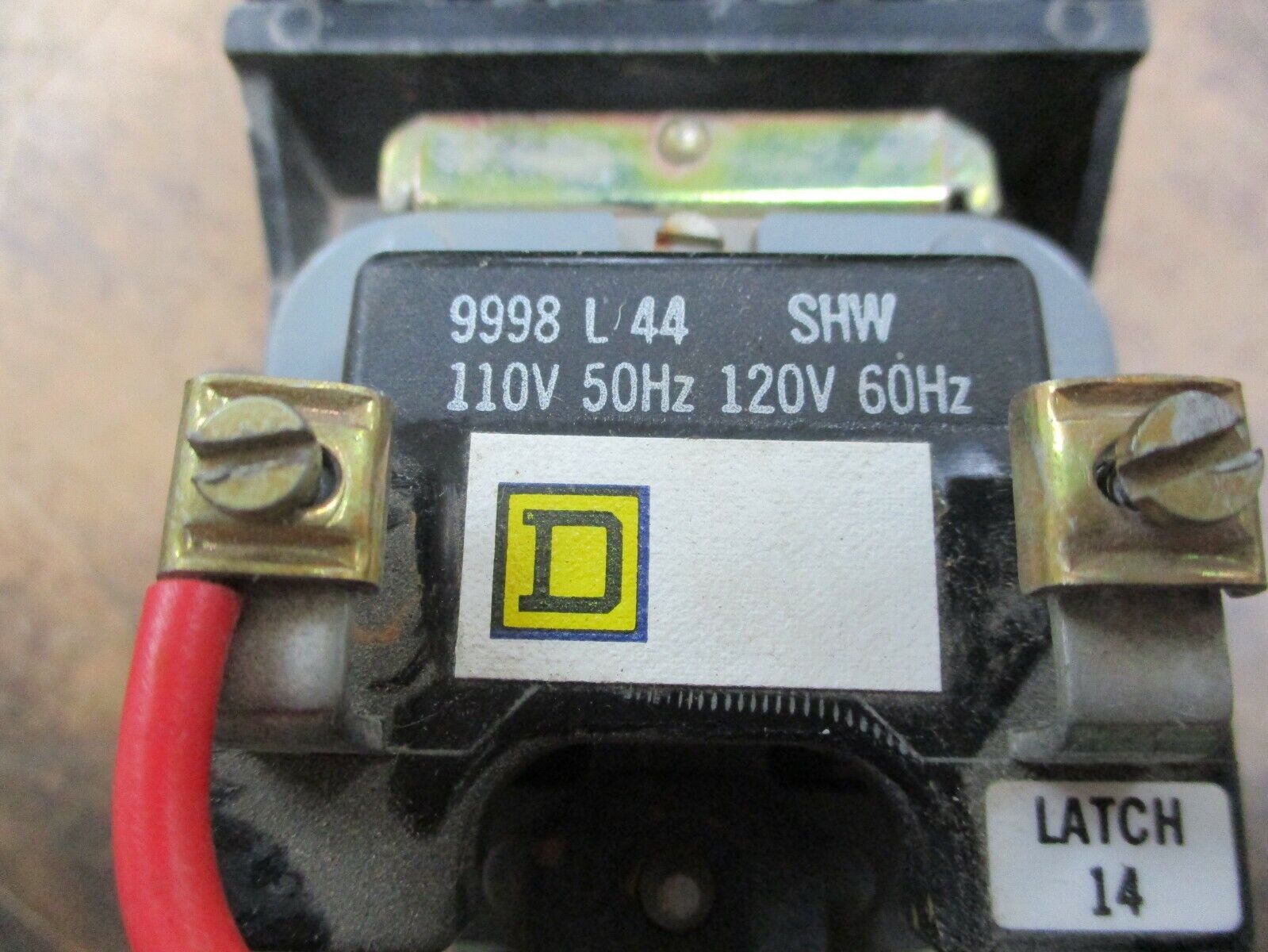 Square D Lighting Contactor 8903 LX0 40 120V Coil 20A 600V *Chipped Insulator*